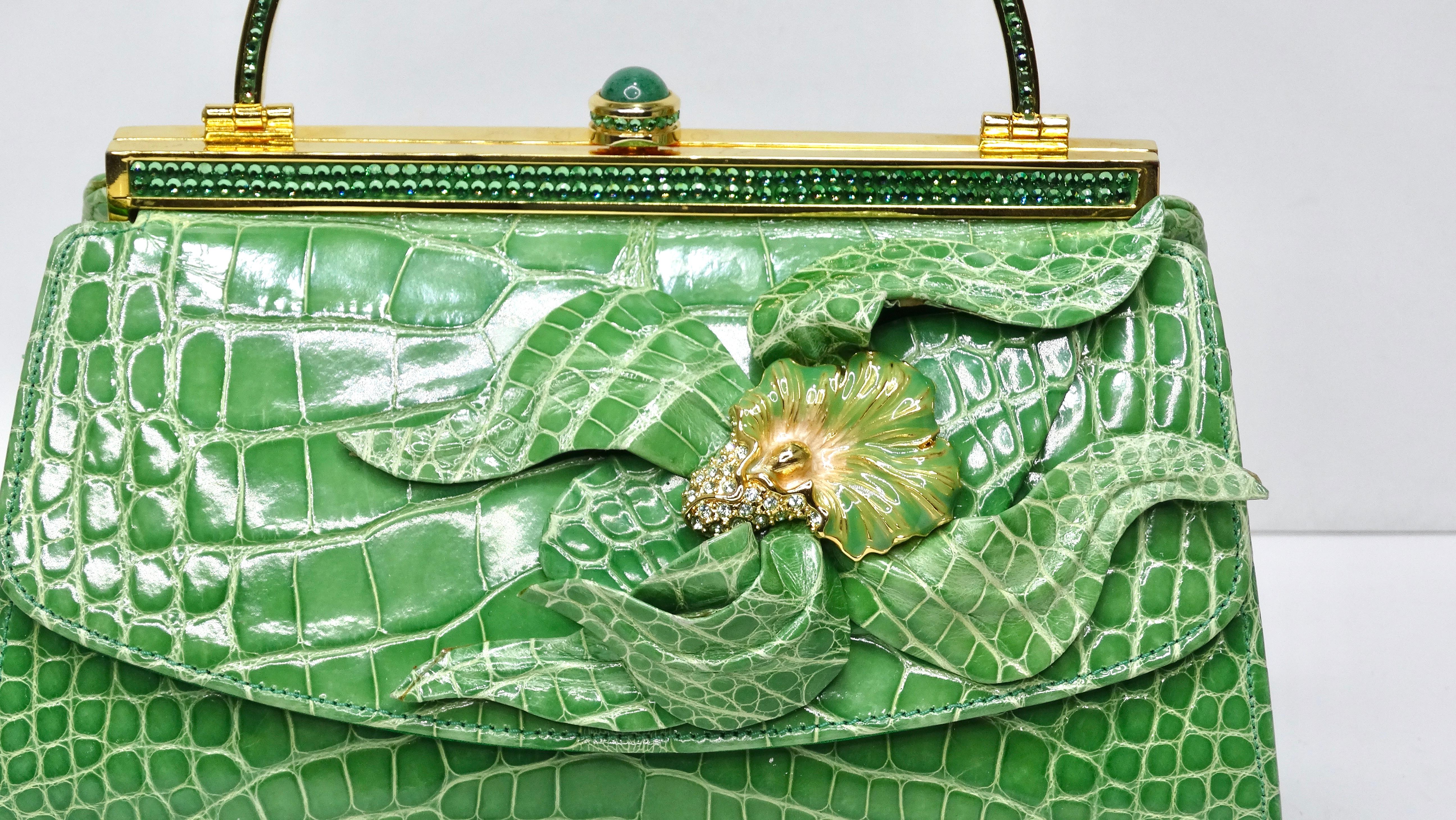 Eleganz und Glamour, hier entlang! Diese von keiner Geringeren als Judith Leiber entworfene Handtasche zieht die Blicke aller Anwesenden garantiert auf sich. Dies ist eine SCHÖNE Judith Leiber in echtem grünen Alligator in ausgezeichnetem Zustand.