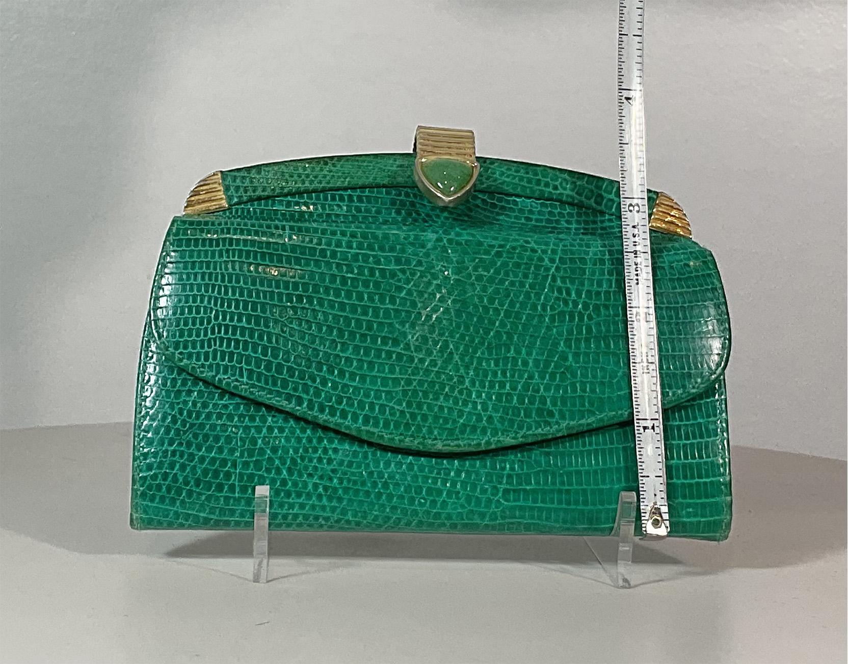 JUDITH LEIBER Green Lizard Skin Wallet with Gold Clasp In Excellent Condition For Sale In Los Angeles, CA
