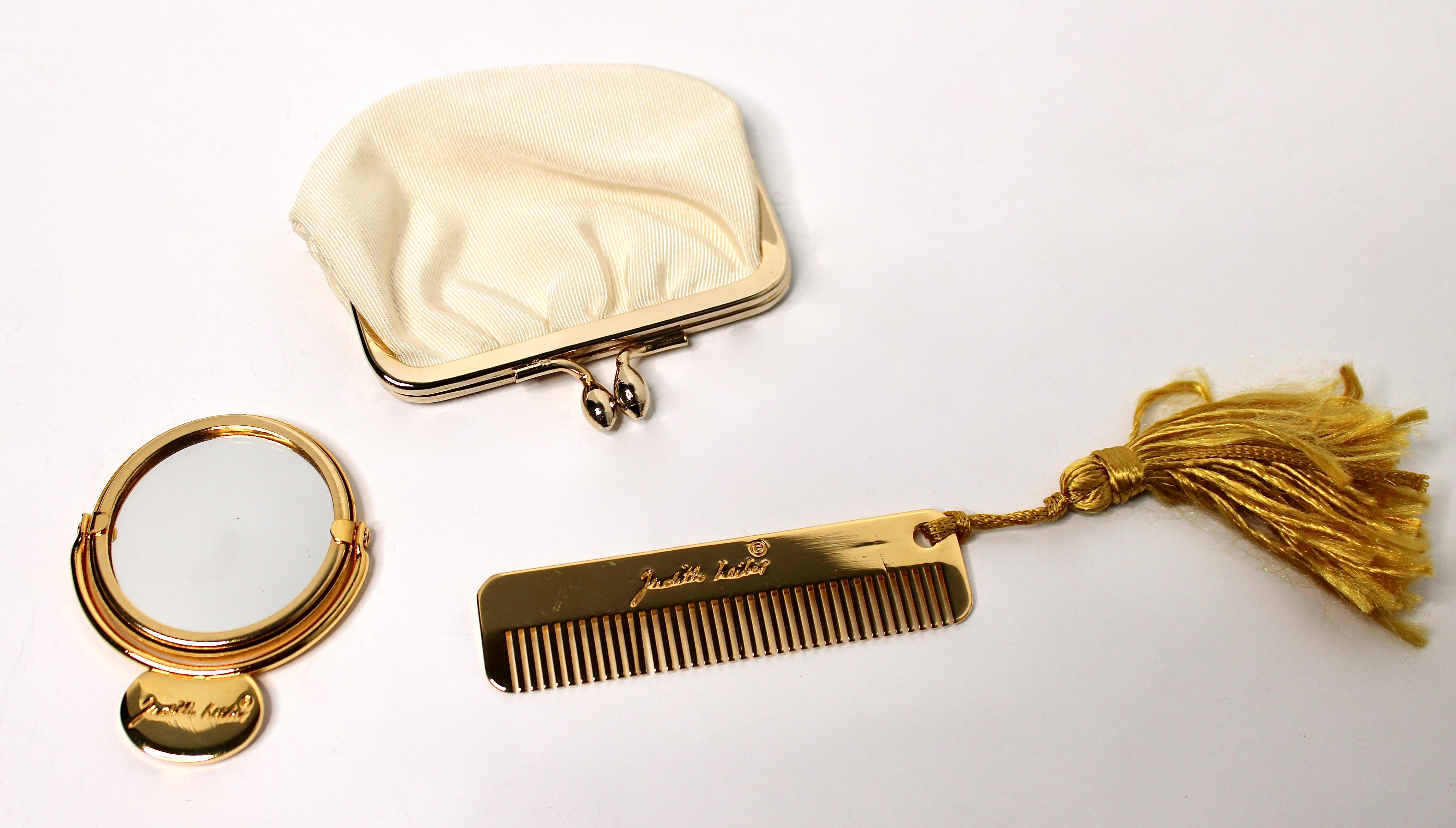 Judith Leiber Pochette in pelle di serpente avorio con cinturino circa anni '80 in vendita 5