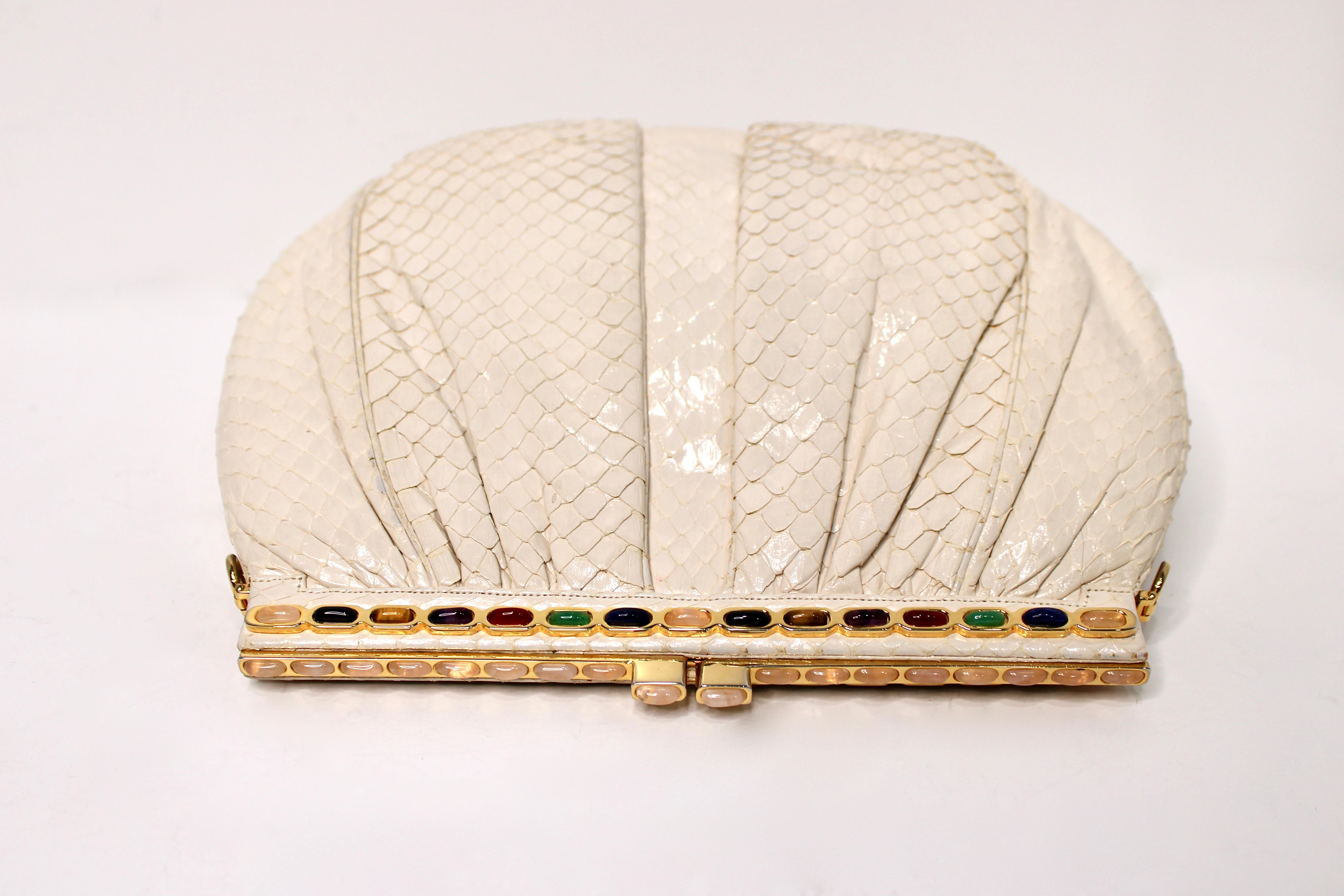 Judith Leiber Pochette in pelle di serpente avorio con cinturino circa anni '80 In condizioni buone in vendita a Scottsdale, AZ