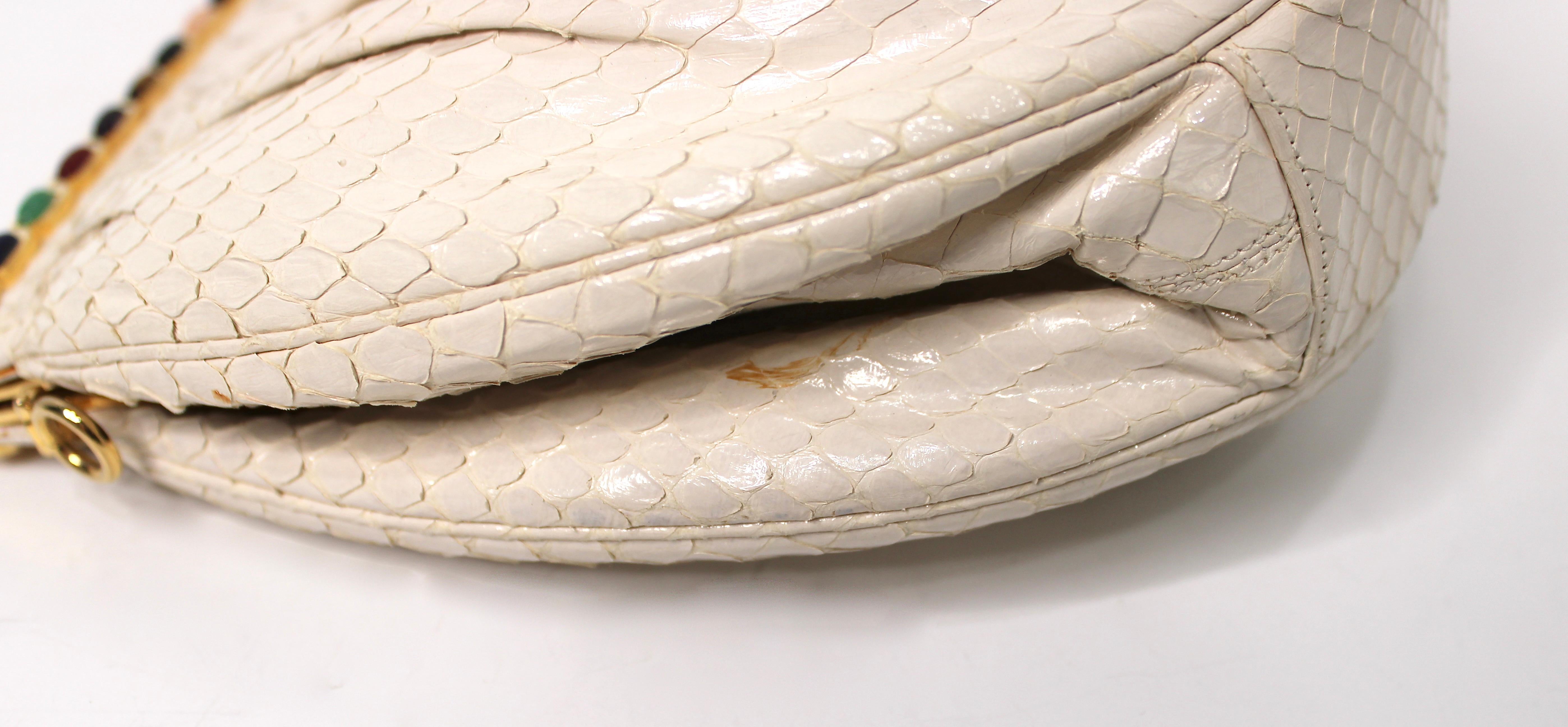 Judith Leiber Pochette in pelle di serpente avorio con cinturino circa anni '80 in vendita 1