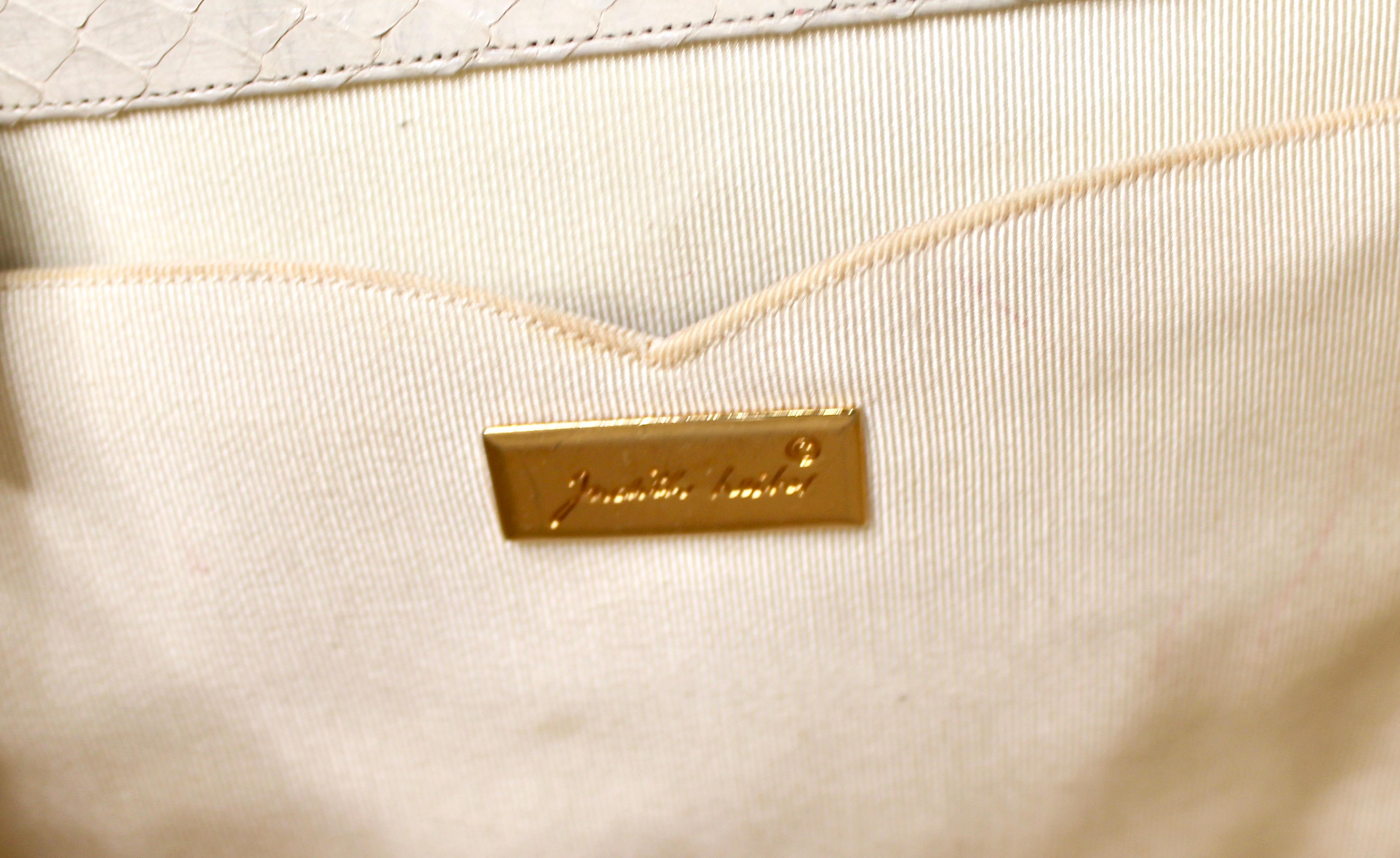 Judith Leiber Pochette in pelle di serpente avorio con cinturino circa anni '80 in vendita 4