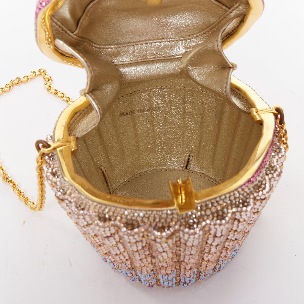Pochette minaudiere Say Yes di JUDITH LEIBER in edizione limitata con cupcake alla fragola in vendita 5