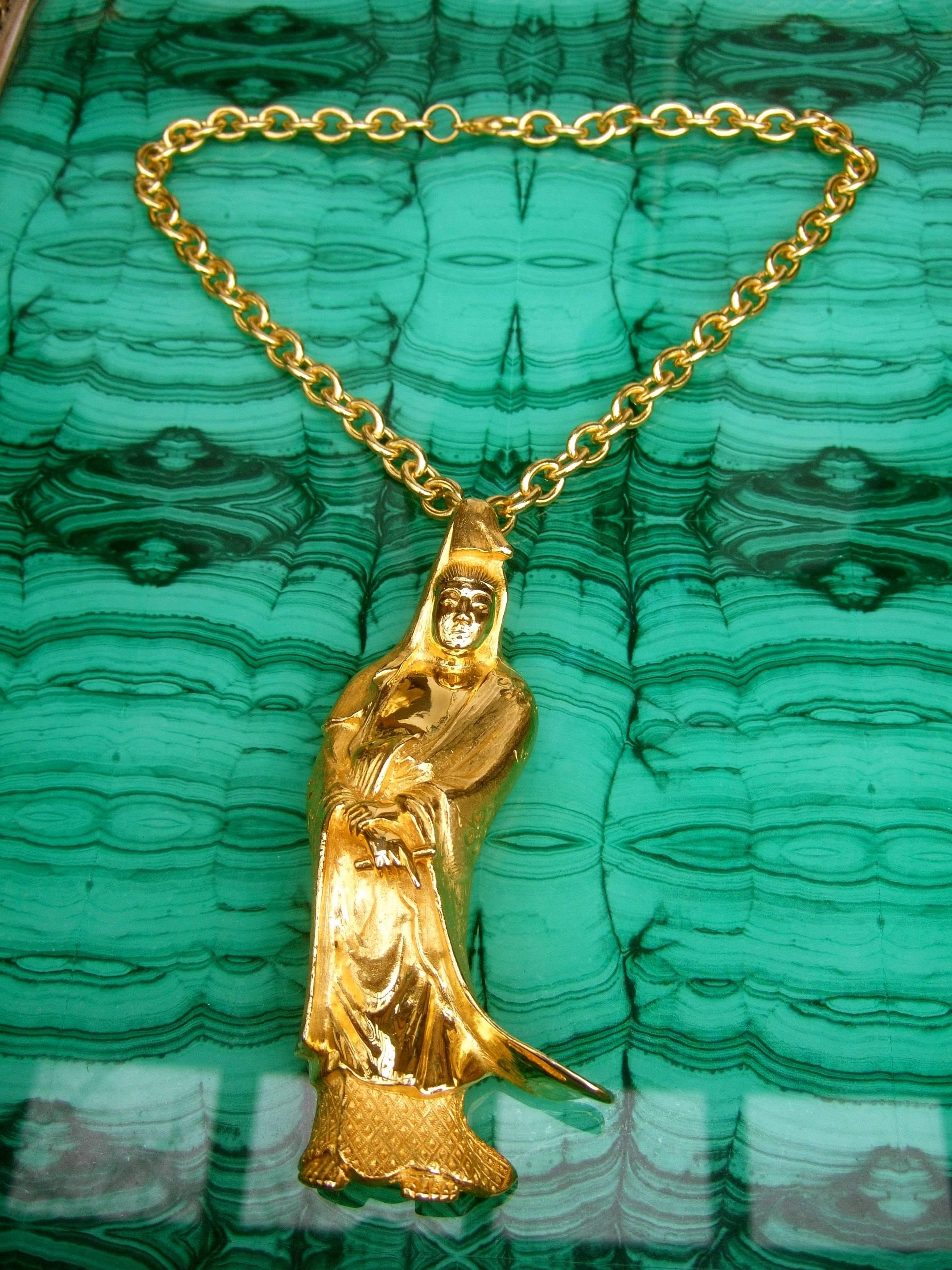Judith Leiber Massive Figural Gilt Metal Pendant Brooch Necklace For Sale 4