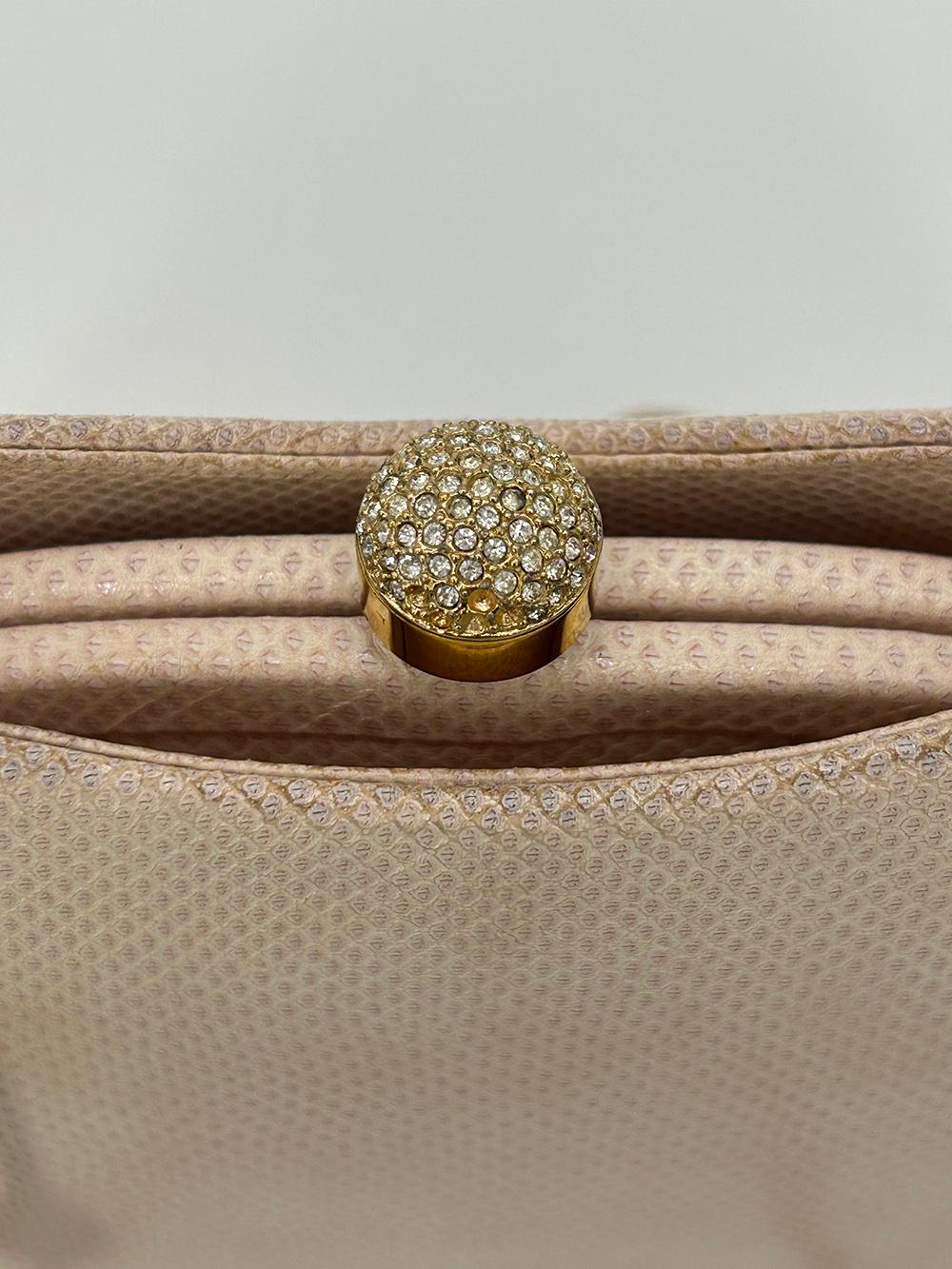 Borsa Judith Leiber con tracolla in cristallo e lucertola rosa in vendita 5