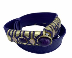 Cinturón de lagarto morado con amatista y cuarzo rosa, Judith Leiber, años 80