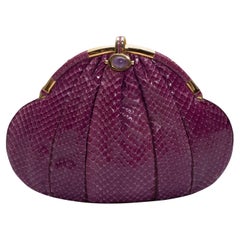 Judith Leiber Lila Clutch mit Schlangenhaut-Rahmen