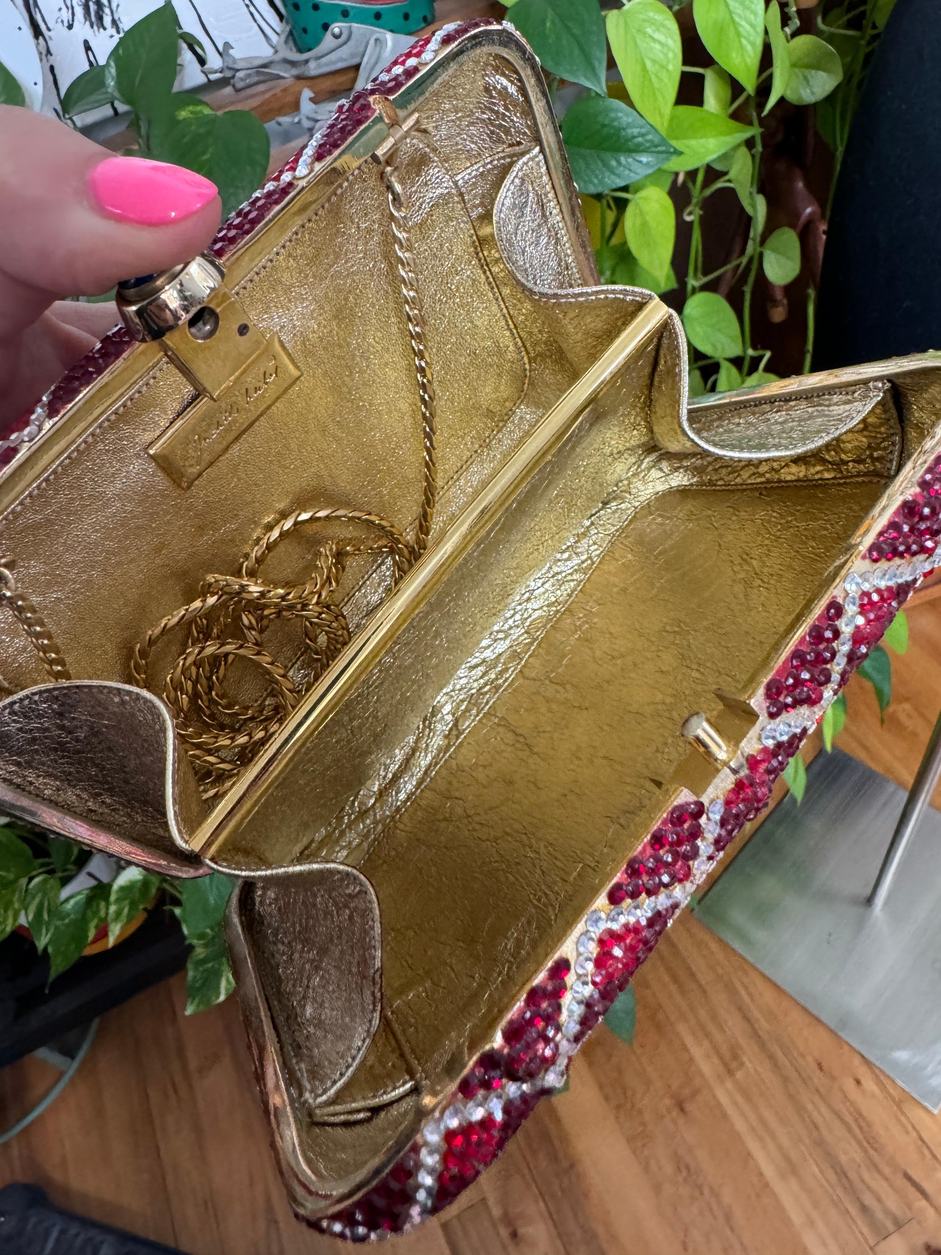 Judith Leiber, pochette de soirée minaudière rouge en cristal Swarovski, défilé de vacances en vente 12