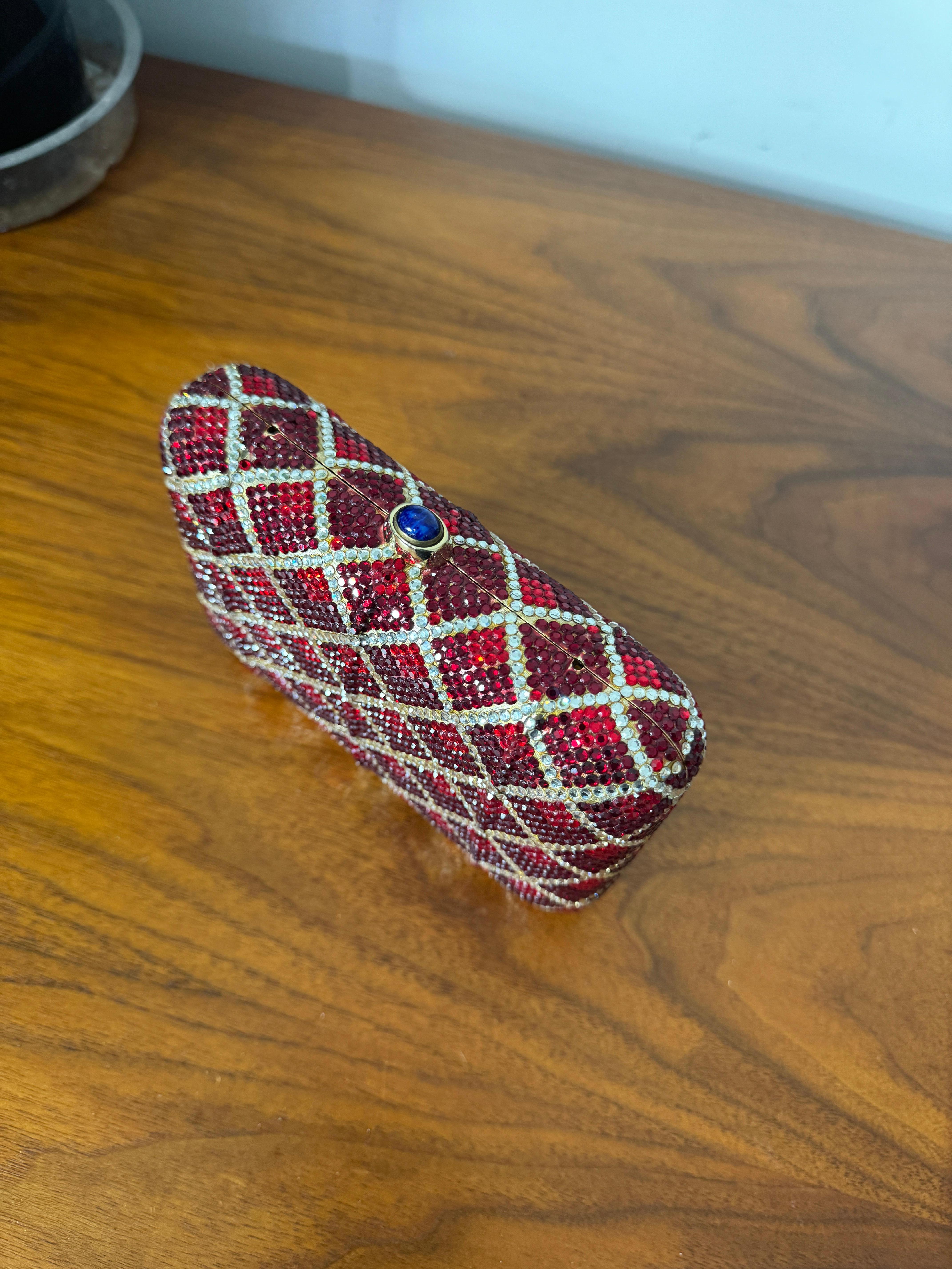 Judith Leiber, pochette de soirée minaudière rouge en cristal Swarovski, défilé de vacances en vente 7