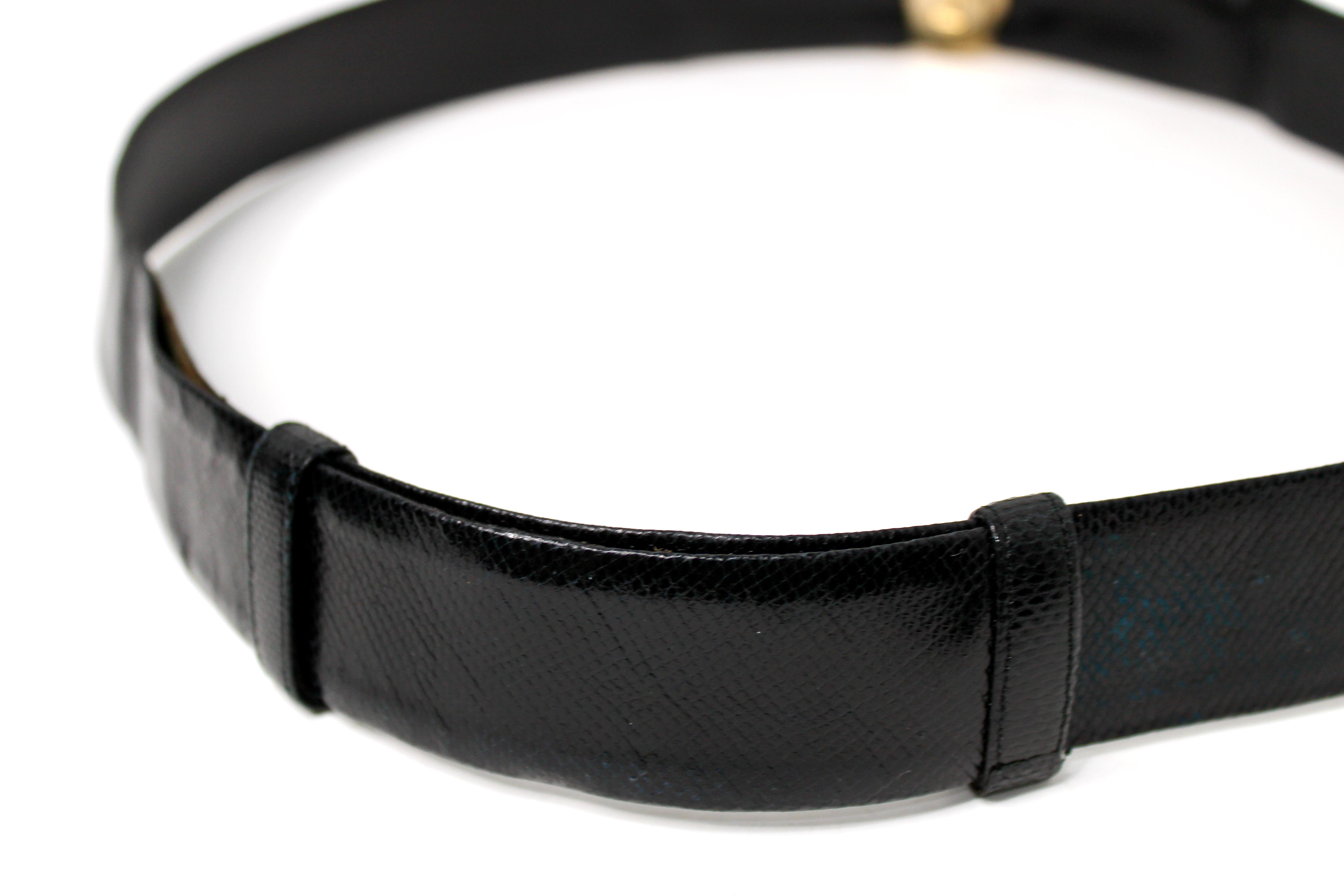 Judith Leiber Römische Münze Schwarzer Schlangenhaut Ledergürtel circa 1980s im Angebot 2
