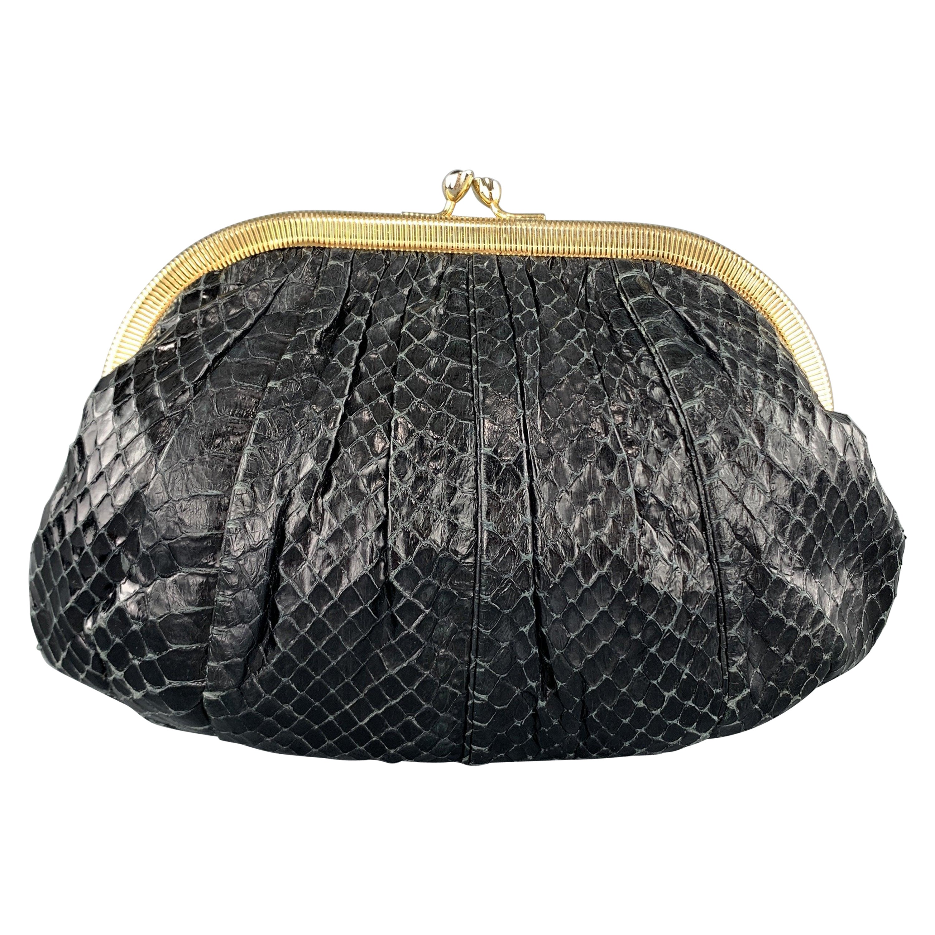 JUDITH LEIBER Bolso de noche de piel de serpiente negra acanalada