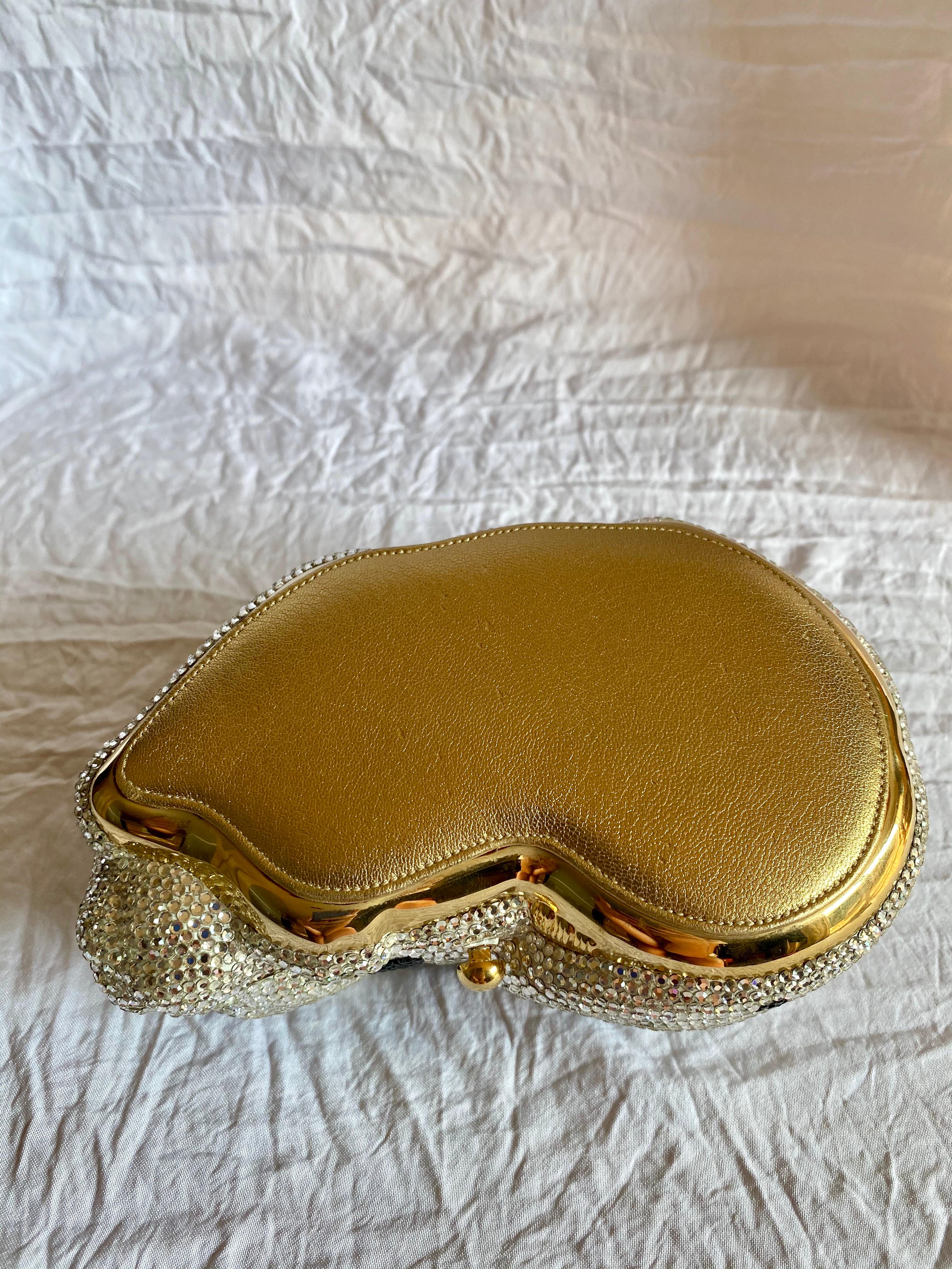 Judith Leiber Spotted Sleeping Cat Minaudière In Good Condition For Sale In Annapolis, MD