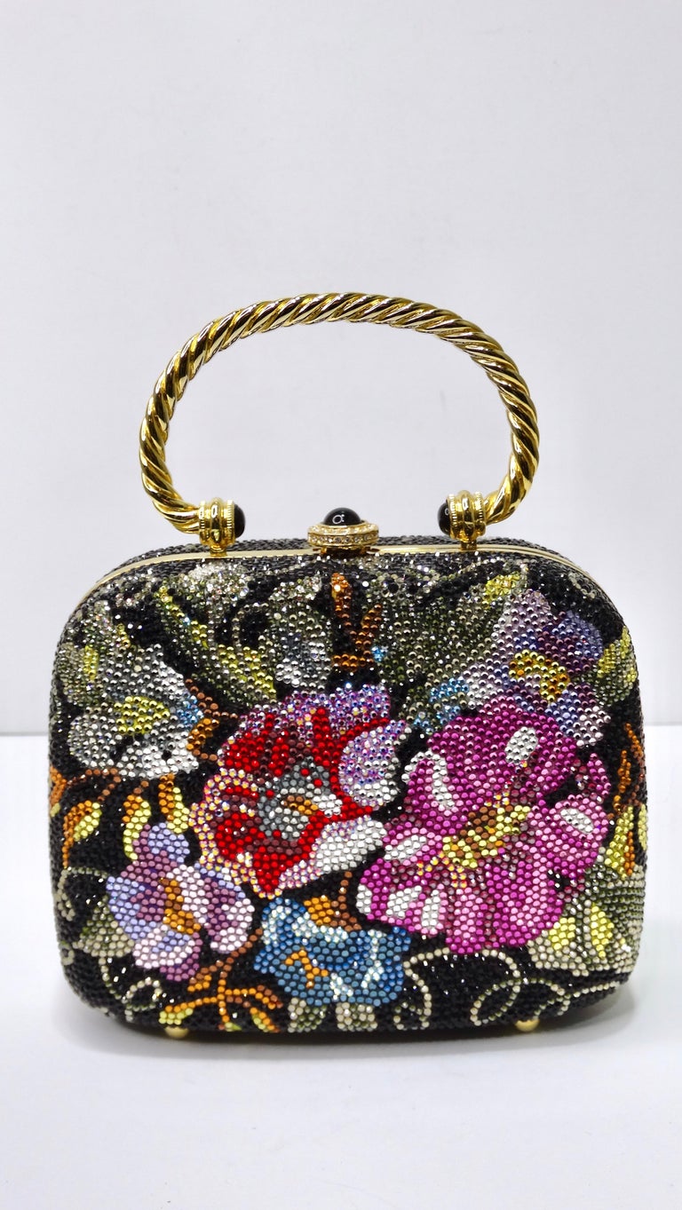 Judith Leiber Abendtasche mit Swarovski-Kristall-Blumenmotiv im Angebot bei  1stDibs