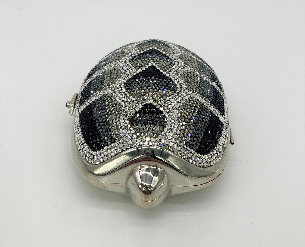 what shape are our covetable swarovski boxes