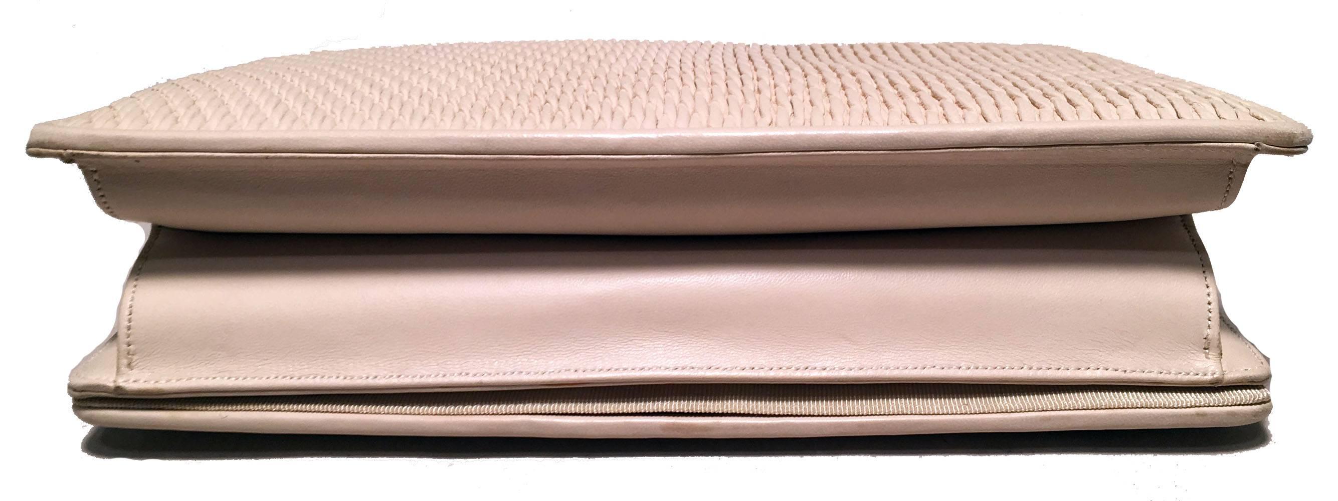 Judith Leiber Vintage Cream Leather Clutch In Excellent Condition For Sale In Philadelphia, PA