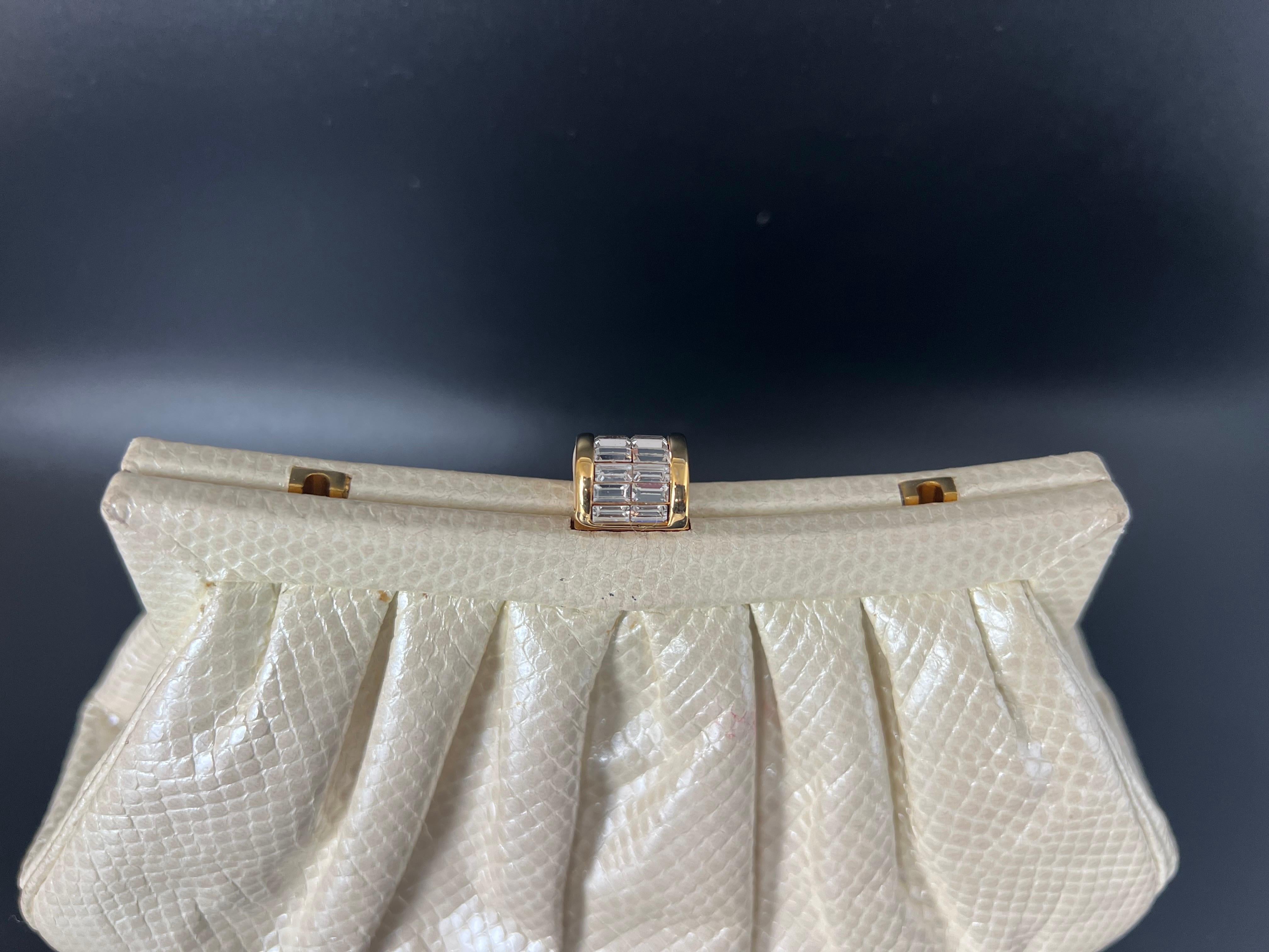 Judith Leiber White Cream Lizard Leather Clutch or Handbag In Good Condition For Sale In Plainview, NY