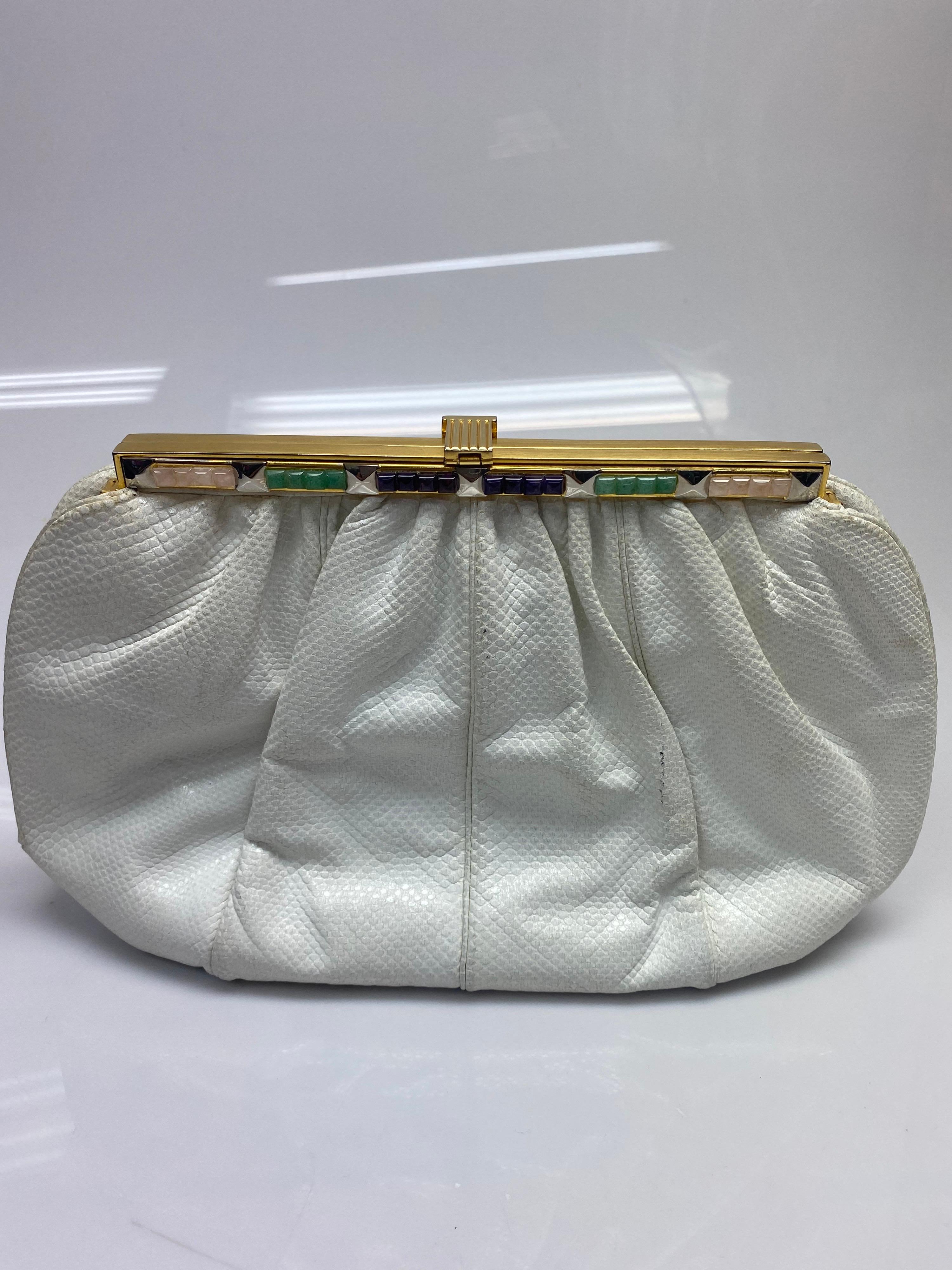 Judith Leiber White Karung Snake Jeweled Clutch In Good Condition For Sale In West Palm Beach, FL