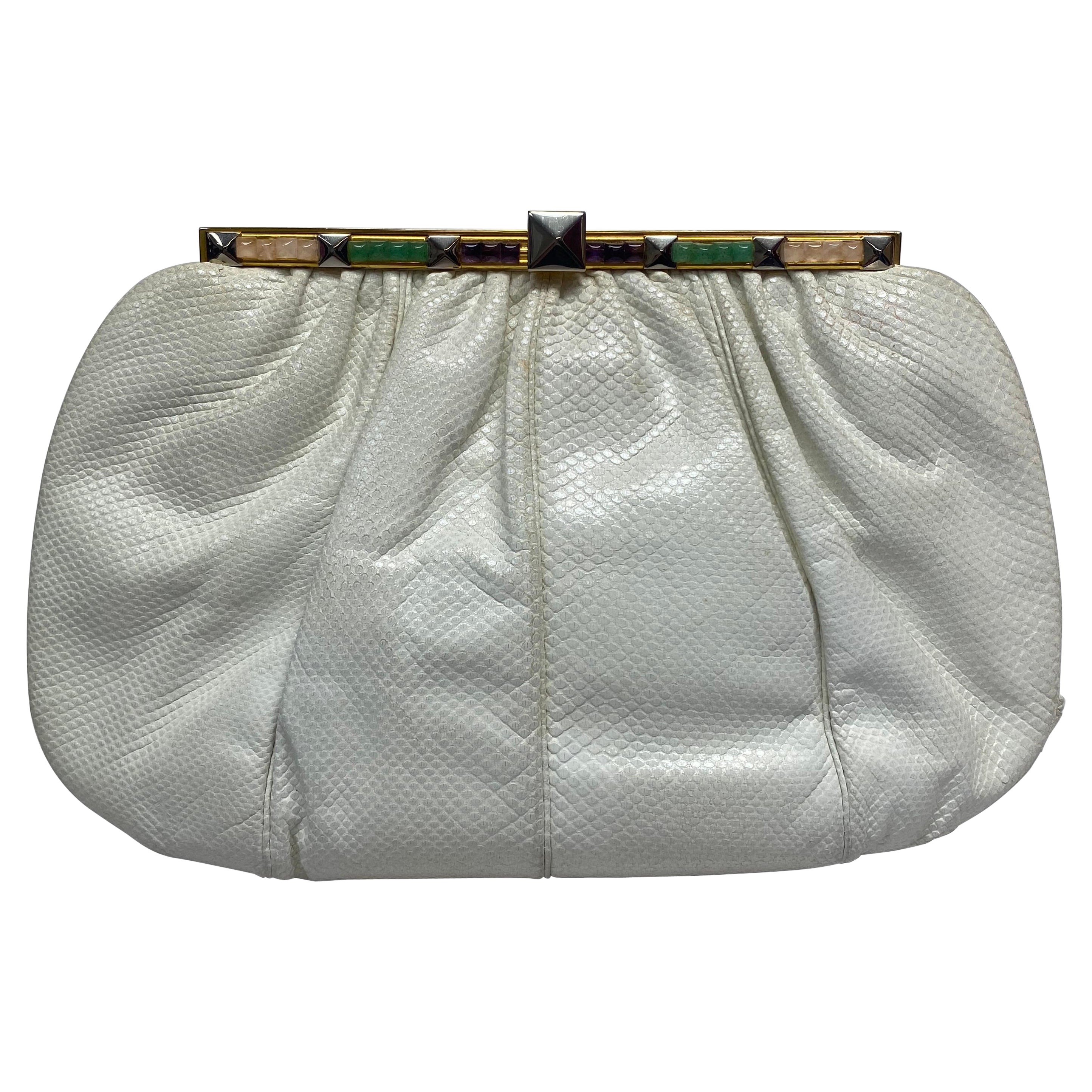 Judith Leiber - Pochette blanche en forme de serpent Karung ornée de bijoux