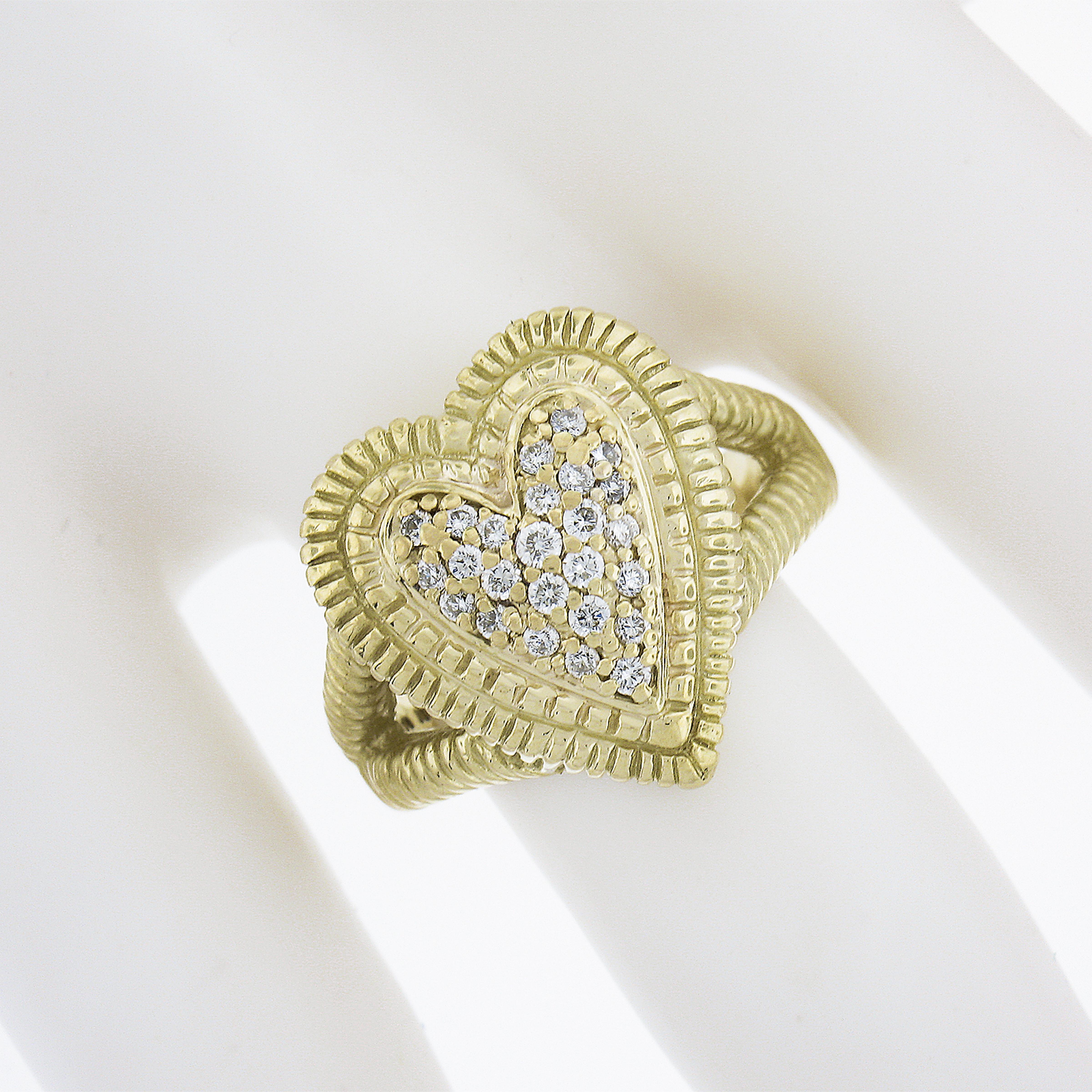 Judith Ripka 14k Gold Pave Diamond Grooved Textured Split Shank Heart Ring In Excellent Condition For Sale In Montclair, NJ