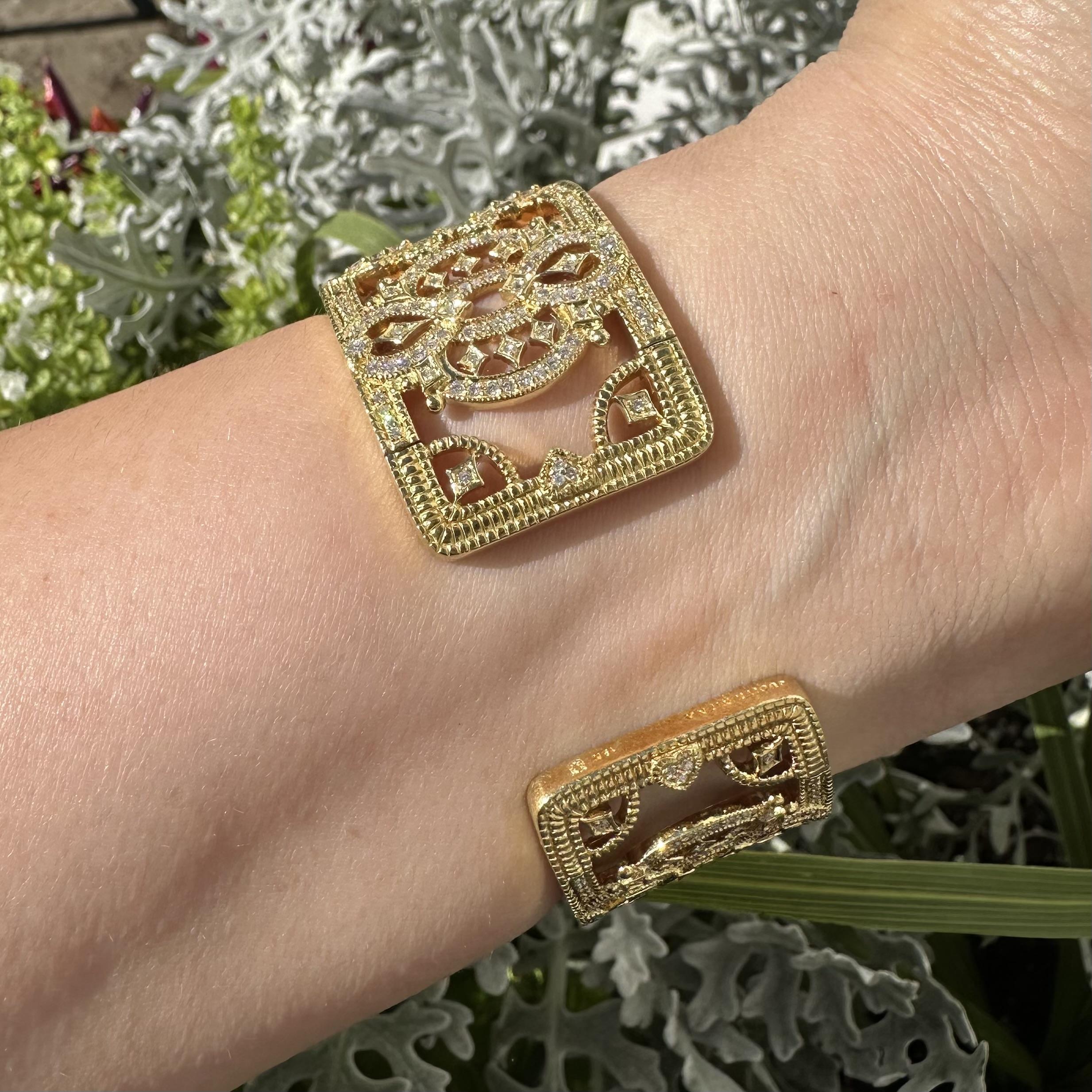 Judith Ripka Bracelet manchette flexible en or 18k avec 3 ctw de diamants ajourés en vente 8