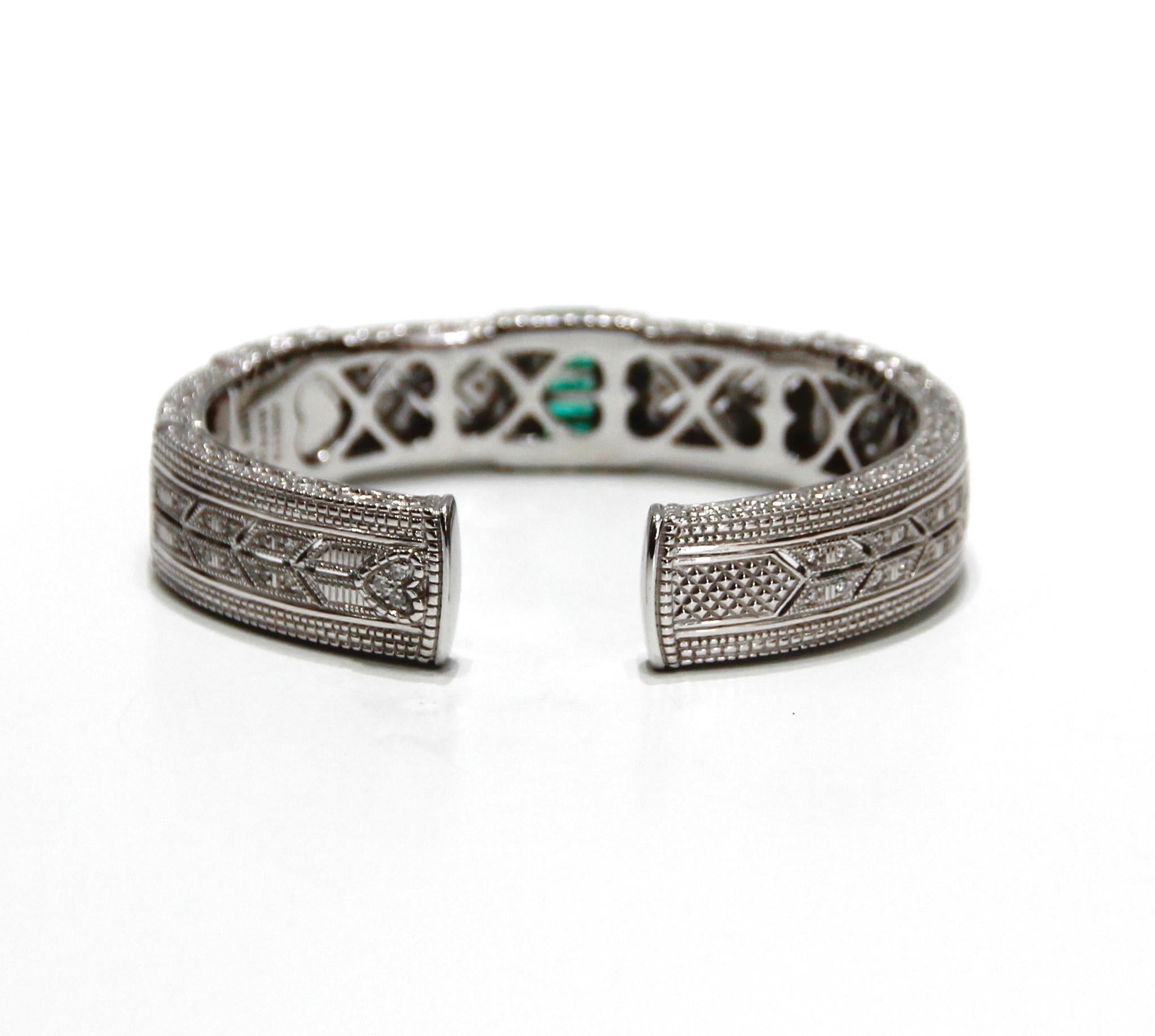 Judith Ripka Armband, 18 Karat Weißer Gott, Diamant und Smaragd  (Rundschliff) im Angebot