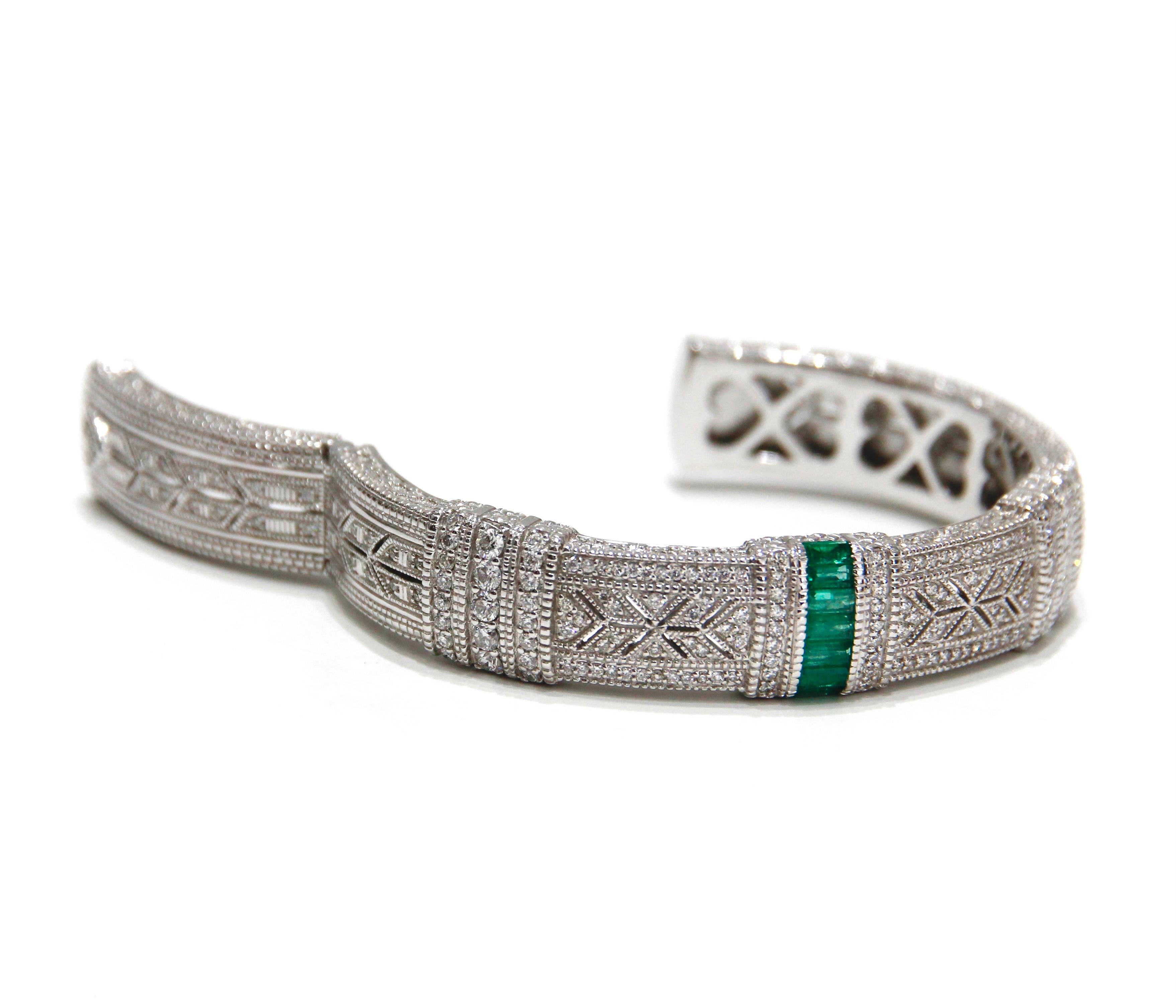 Judith Ripka Armband, 18 Karat Weißer Gott, Diamant und Smaragd  im Zustand „Neu“ im Angebot in North Miami Beach, FL