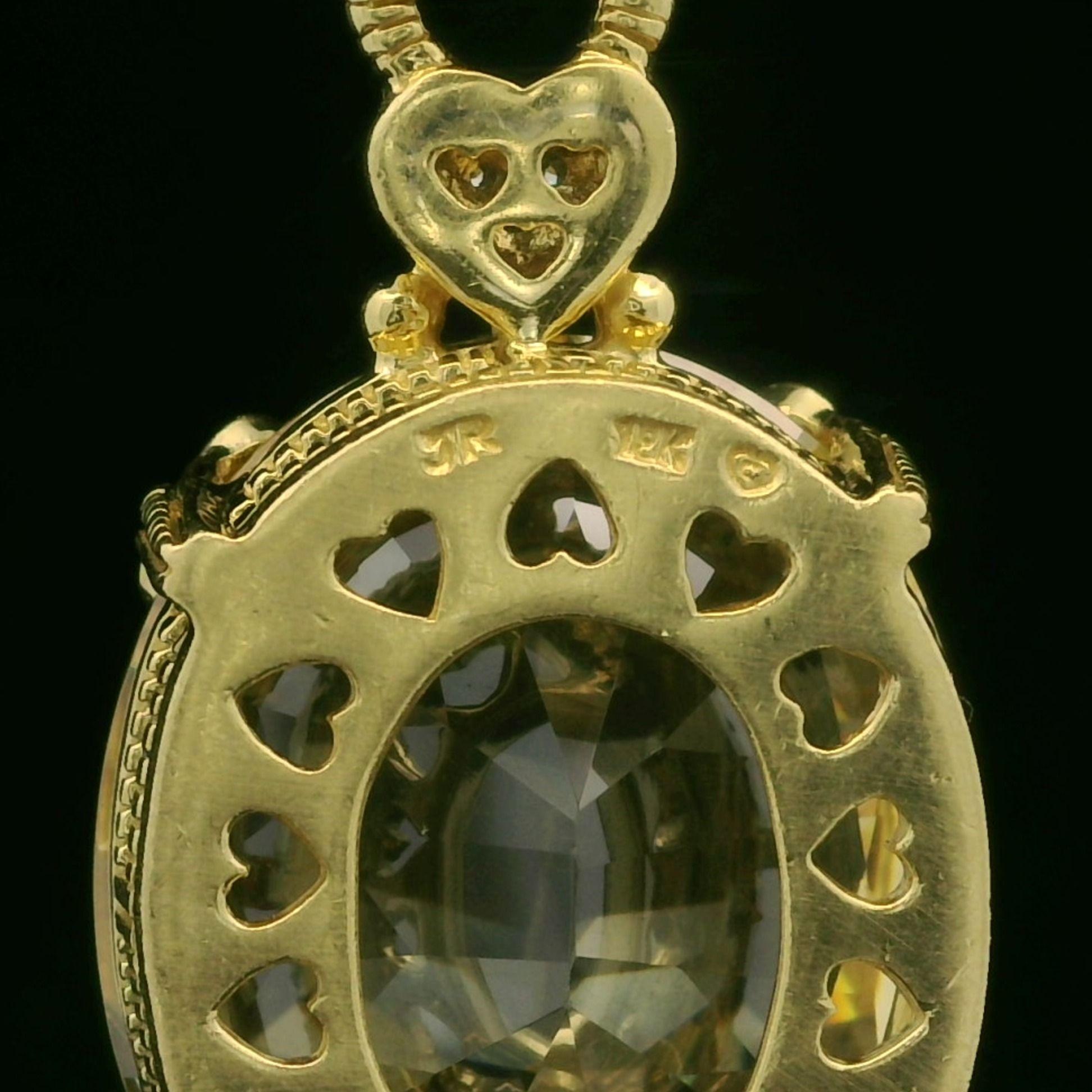 -Pierre(s)
(1) Cristal véritable naturel - taille ovale - serti - couleur jaune canari - 22.9x18.9mm
(20) Diamants naturels authentiques - taille ronde et brillante - sertis en pavé et en chaton - couleur F/G - pureté VS1/VS2 - 0,20ctw