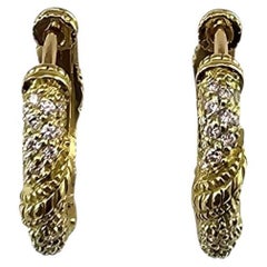 Judith Ripka Boucles d'oreilles Huggie en or jaune 18K avec diamants et pochette #24599