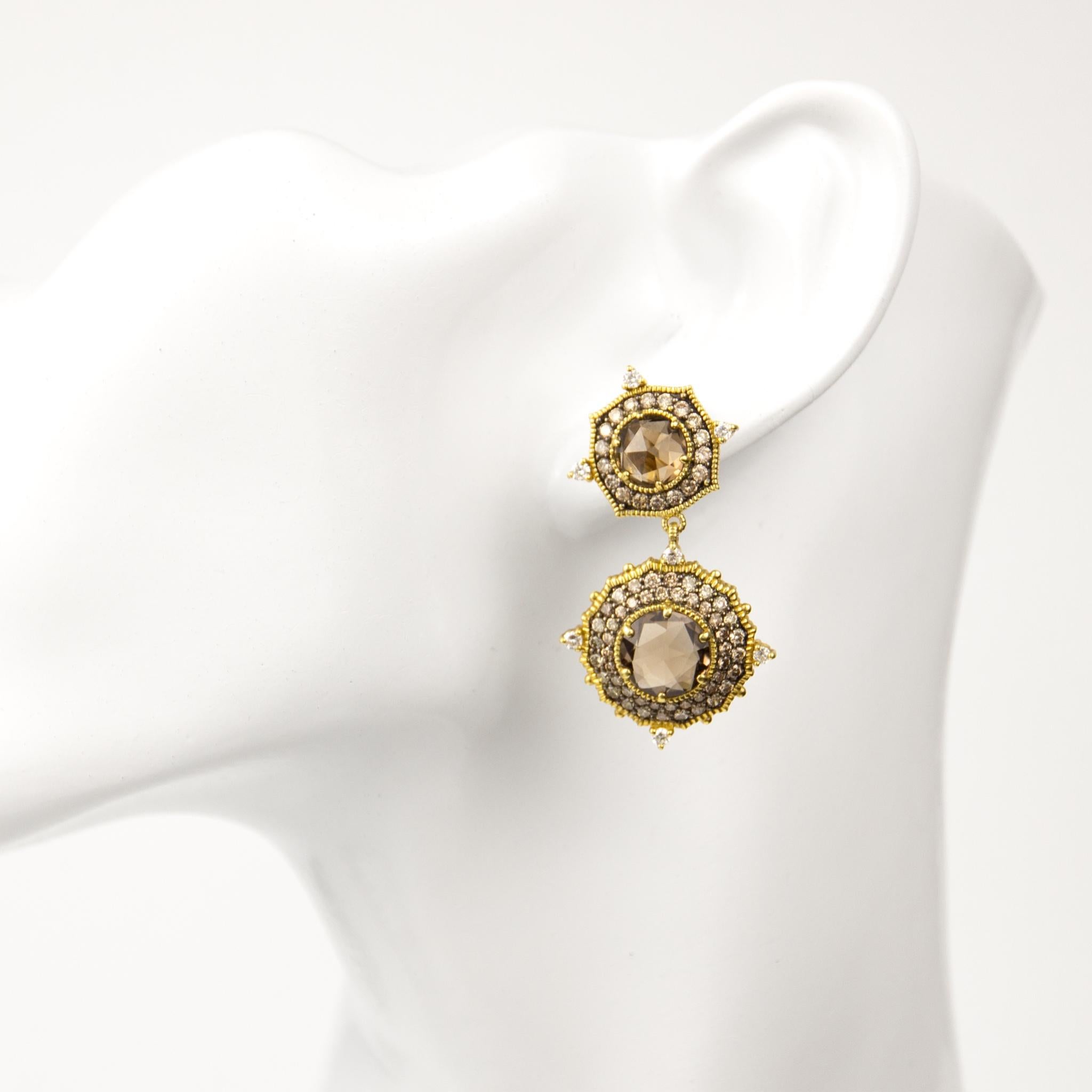 Taille brillant Judith Ripka, boucles d'oreilles en or jaune 18 carats avec diamants et quartz en vente