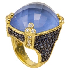 Judith Ripka, bague en or jaune 18 carats, diamant, quartz et saphir