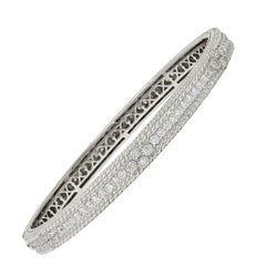 Judith Ripka 2000's Diamond 18 Karat White Gold Twisted Rope Bangle Bracelet