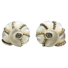 Judith Ripka Pendientes Concha Nautilus Omega Back de Plata de Ley 925