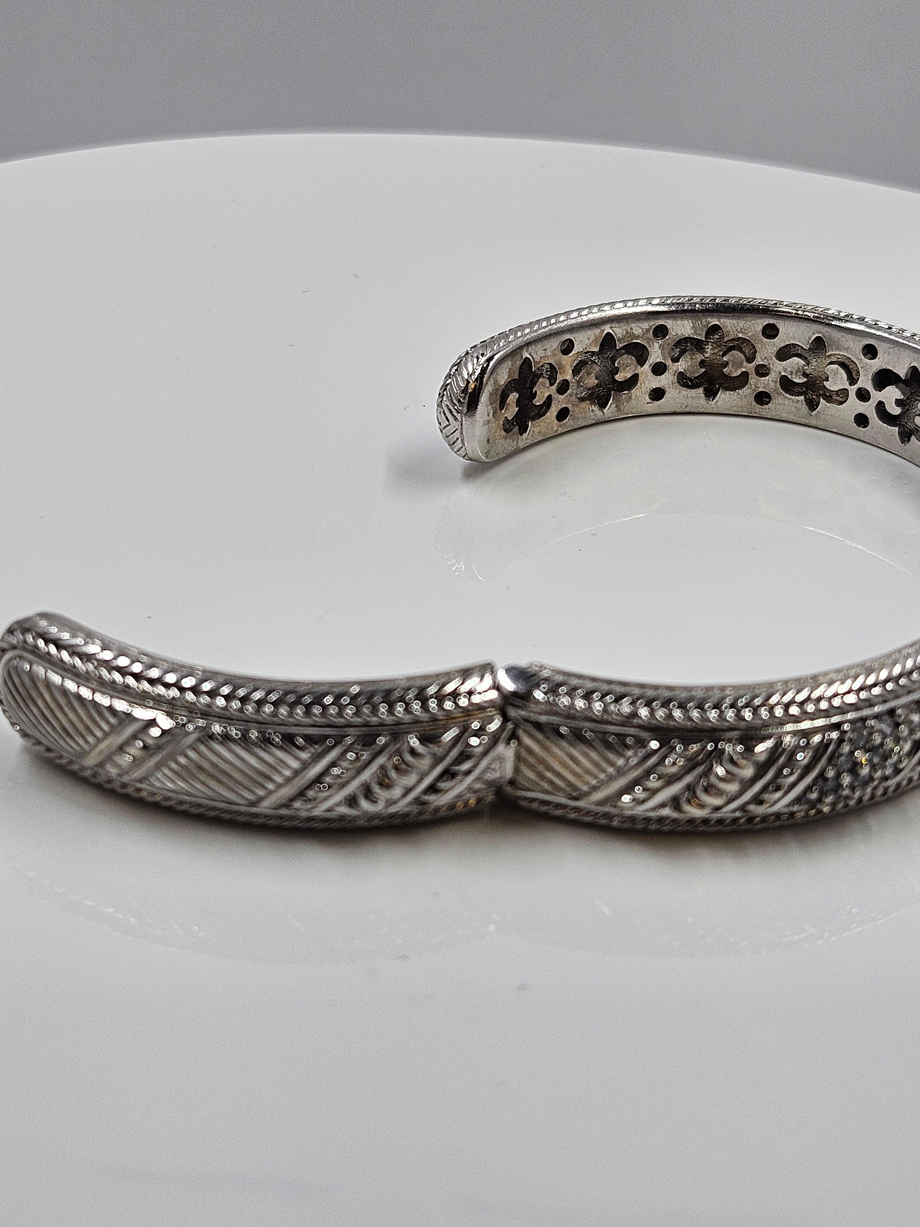 Judith Ripka 925 Sterling Silver & CZ Hinged Cuff Bracelet In Good Condition For Sale In Endwell, NY