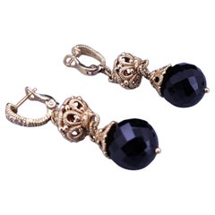 Orecchini con perle di onice nero in oro giallo 18 carati di Judith Ripka