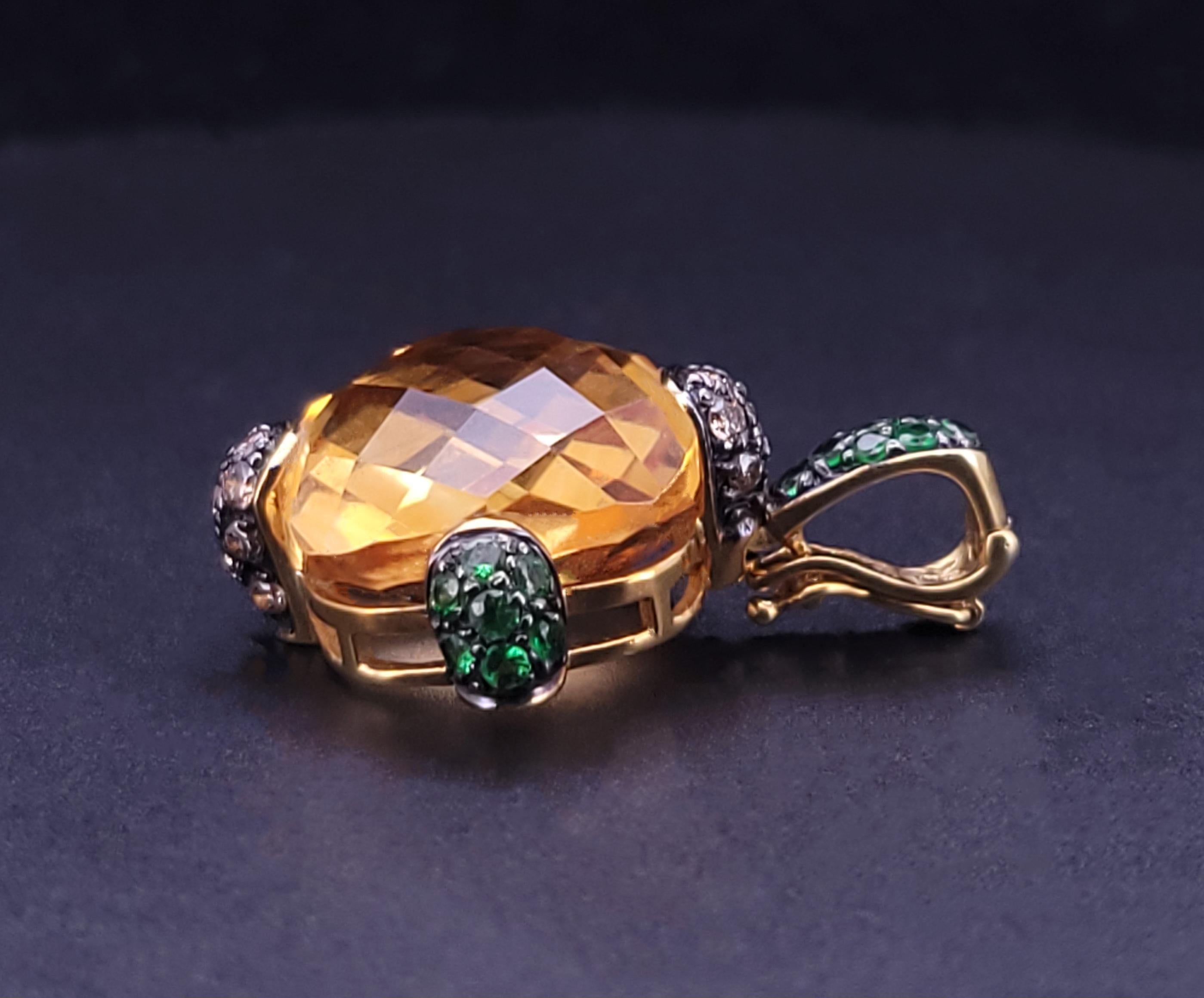 Judith Ripka Citrine Pendant in 18K yellow Gold with Diamonds In condizioni ottime in vendita a New York, NY