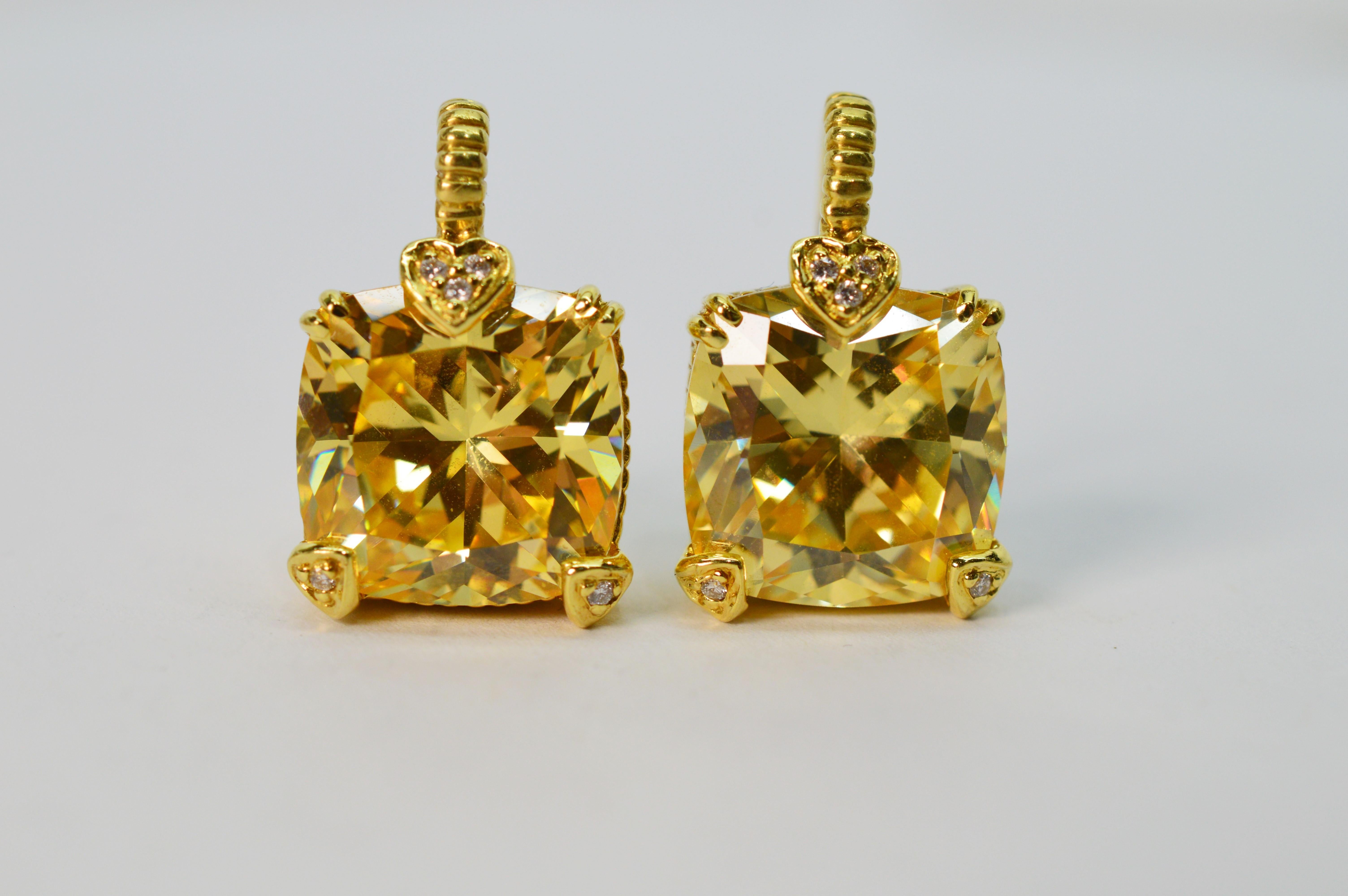 Judith Ripka Citrine w Diamond Yellow Sapphire Enhancer w Matching Earrings In Excellent Condition In Mount Kisco, NY