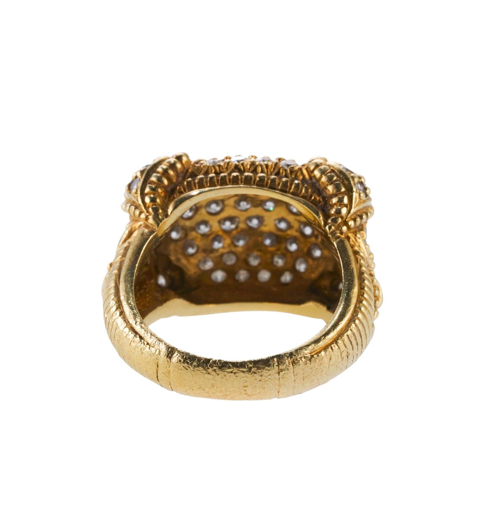 Judith Ripka Diamond Gold Ring In Excellent Condition For Sale In Lambertville, NJ