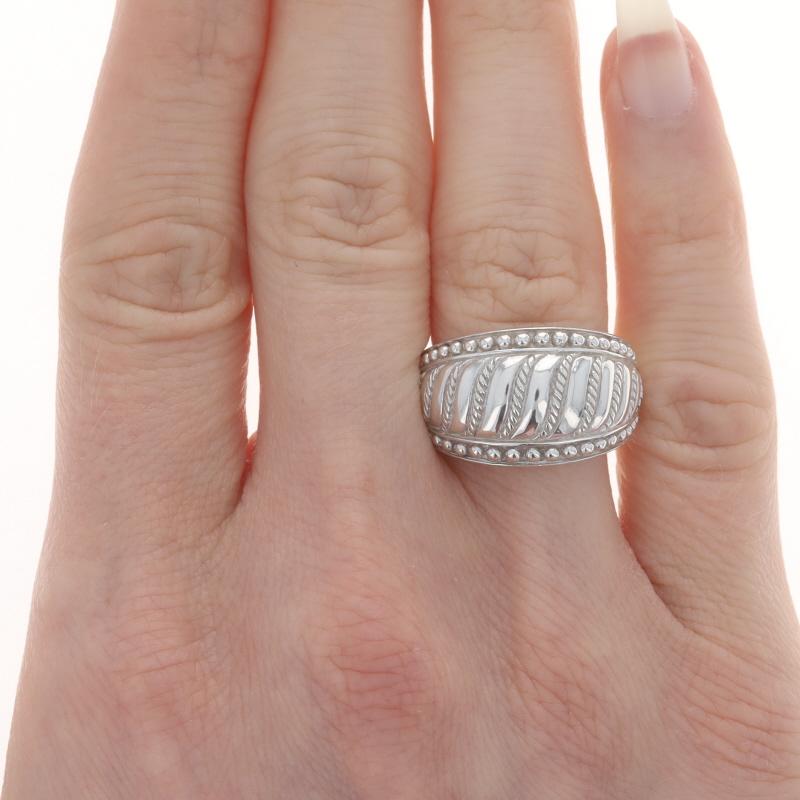 Judith Ripka Dome Statement Band - Sterling Silver 925 Stripe Ring In Excellent Condition For Sale In Greensboro, NC