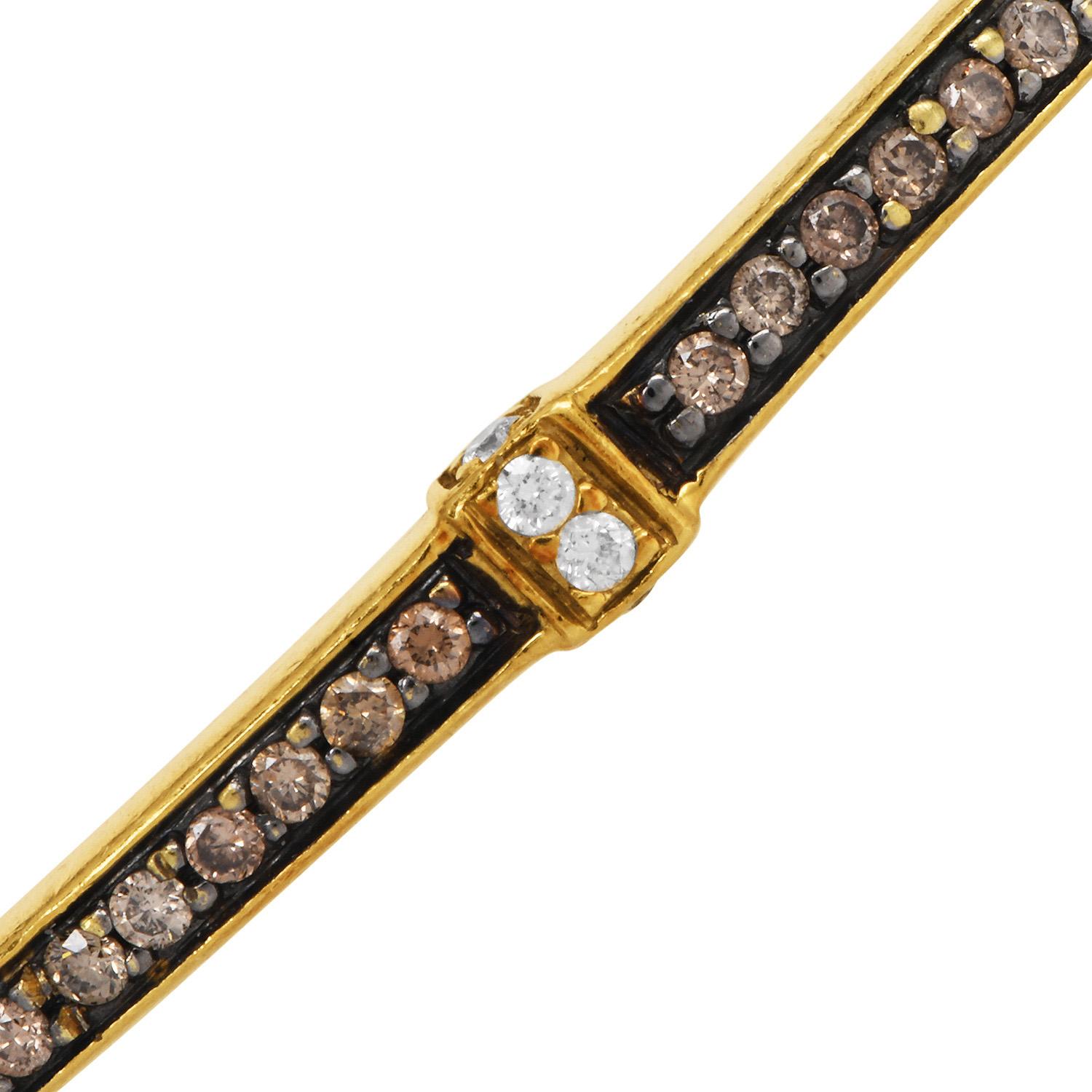 Taille ronde Judith Ripka  Bracelet jonc fantaisie en or jaune 18 carats avec diamants en vente