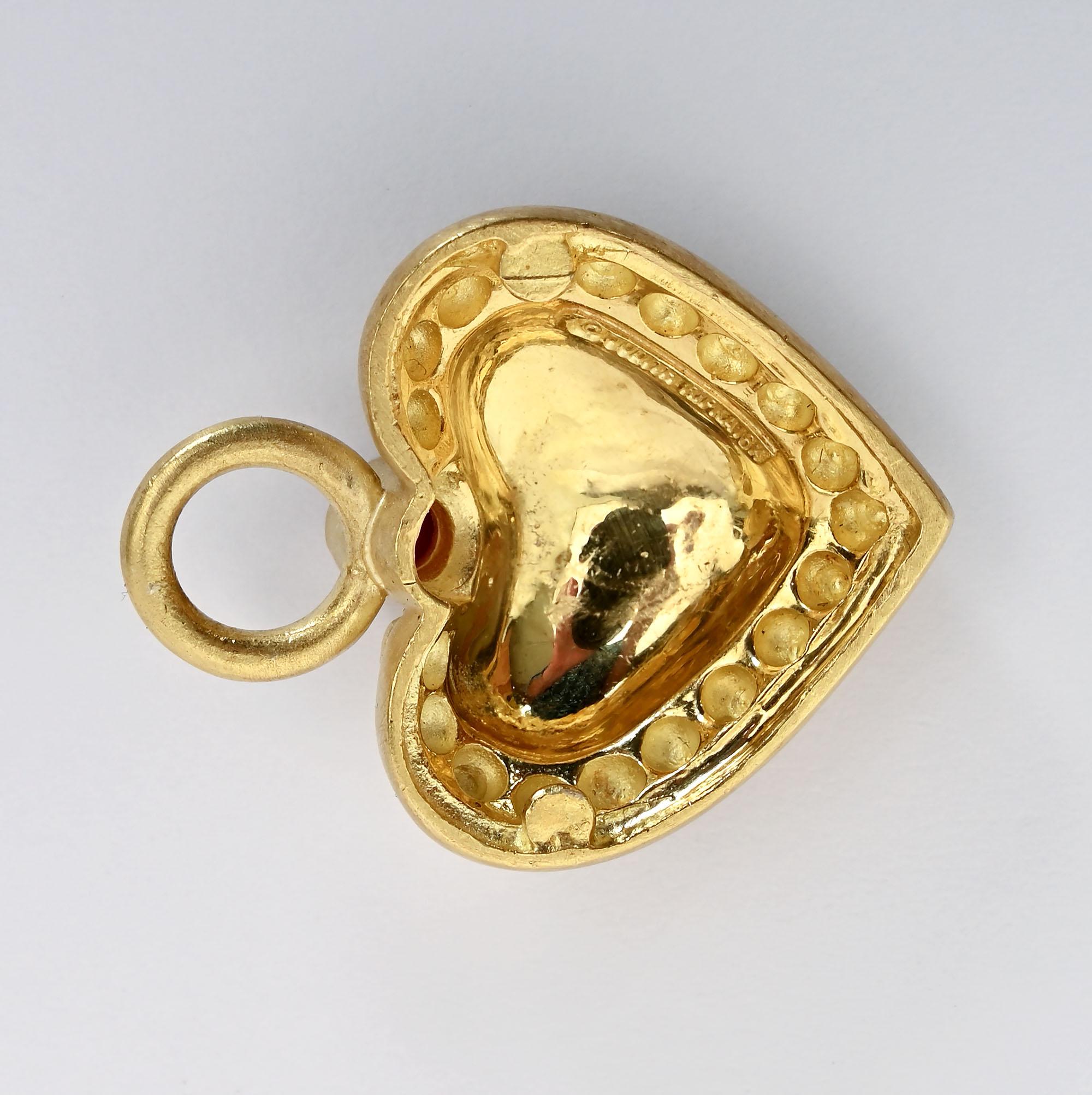 Ciondolo a forma di cuore in oro di Judith Ripka In condizioni ottime in vendita a Darnestown, MD