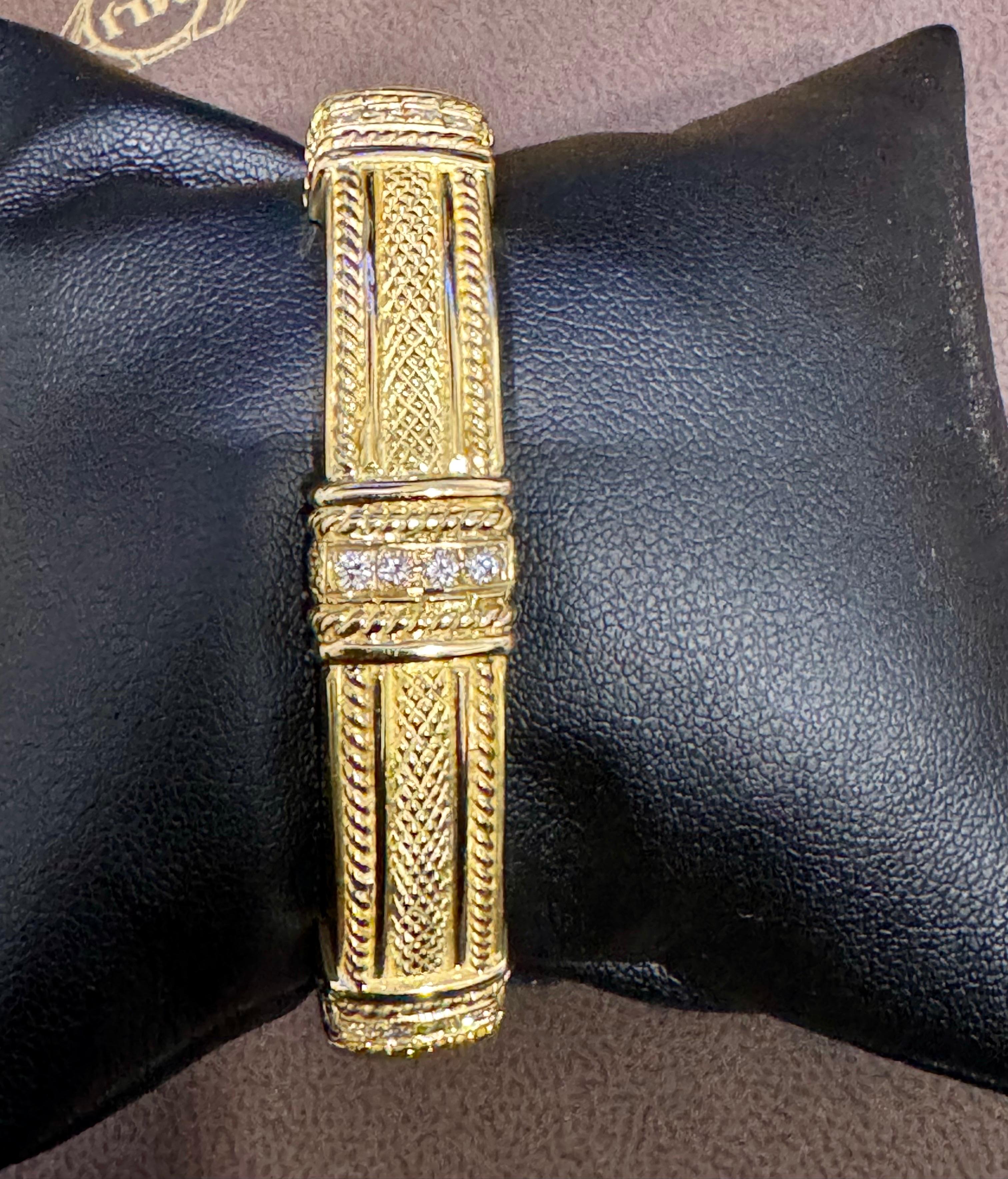 Judith Ripka Hinged  Gold & Diamond Bangle Bracelet 18 KT Yellow Gold 66 Gm For Sale 9
