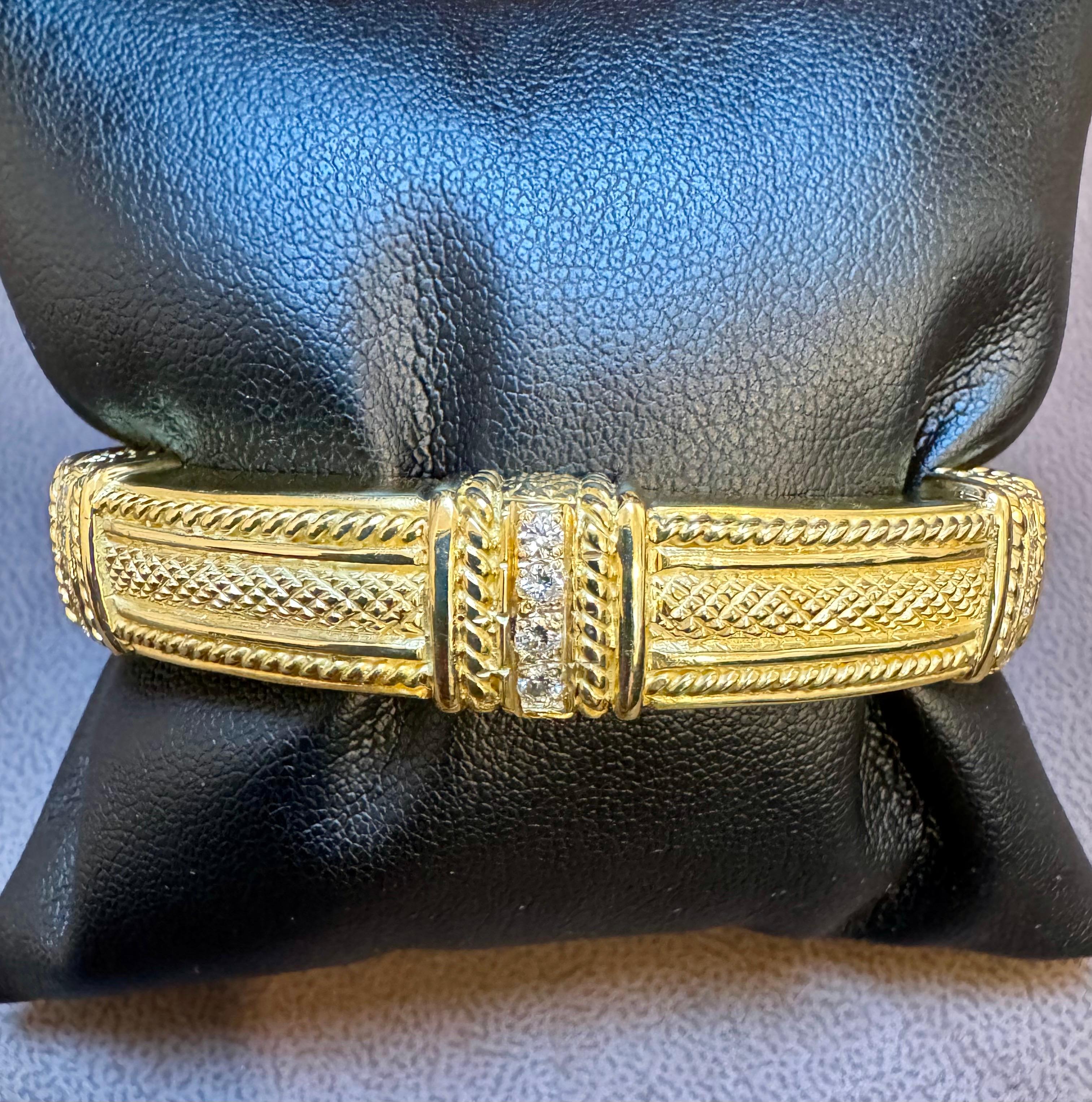 Round Cut Judith Ripka Hinged  Gold & Diamond Bangle Bracelet 18 KT Yellow Gold 66 Gm For Sale