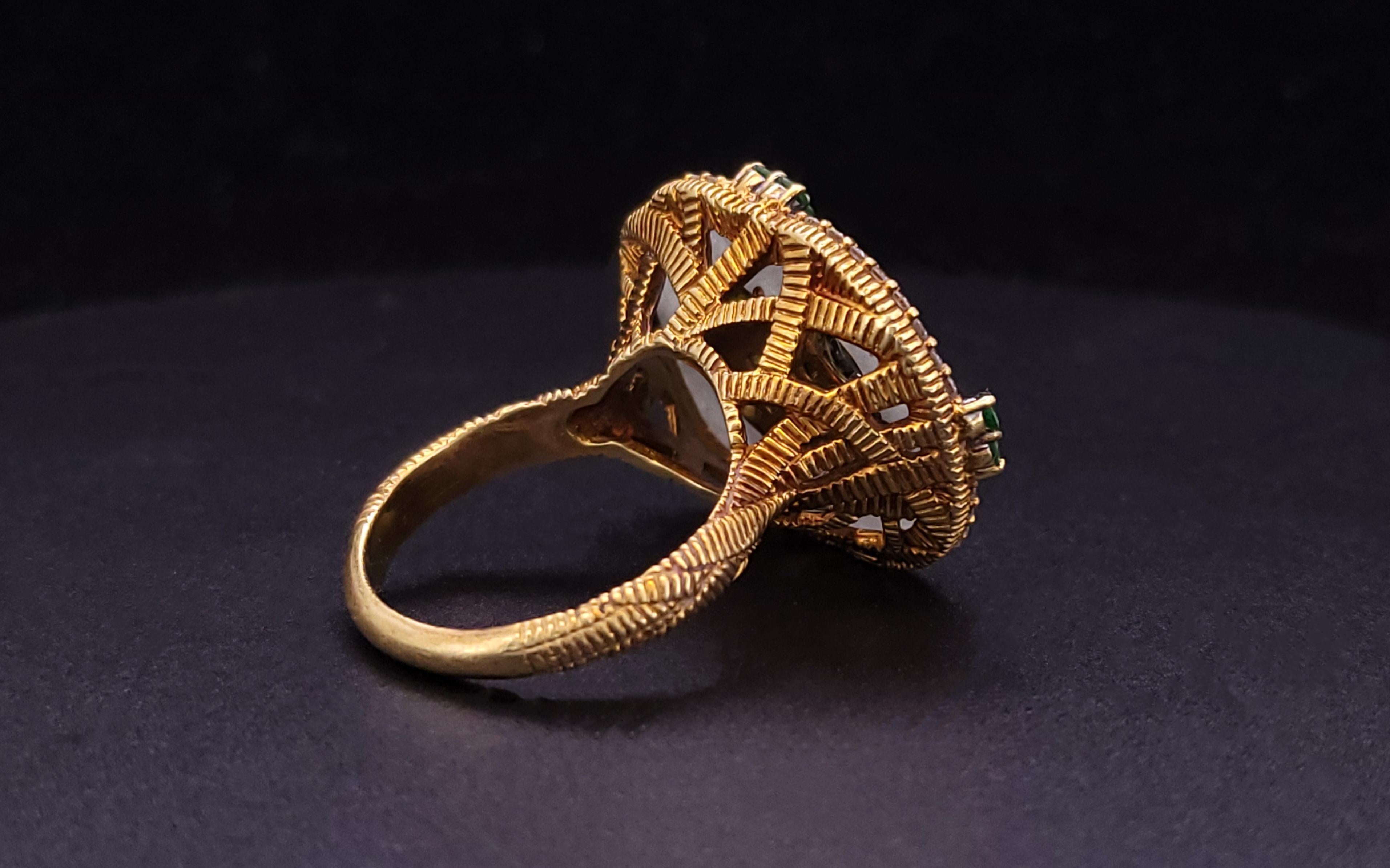 Judith Ripka large Oasis Ring with green Jade in 18K yellow Gold (Bague Oasis avec Jade vert en or jaune 18K) Pour femmes en vente