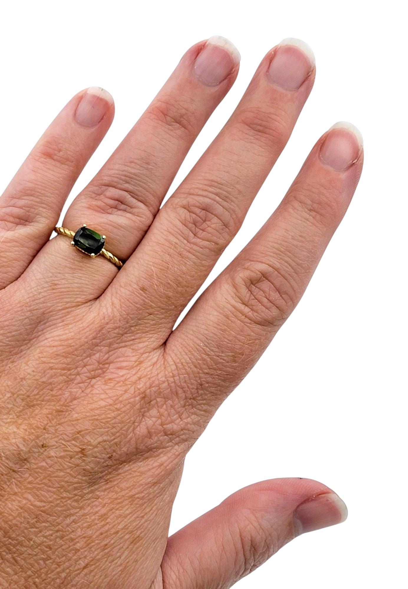 Judith Ripka, bague rectangulaire en or jaune 14 carats avec tourmaline verte taille coussin en vente 4