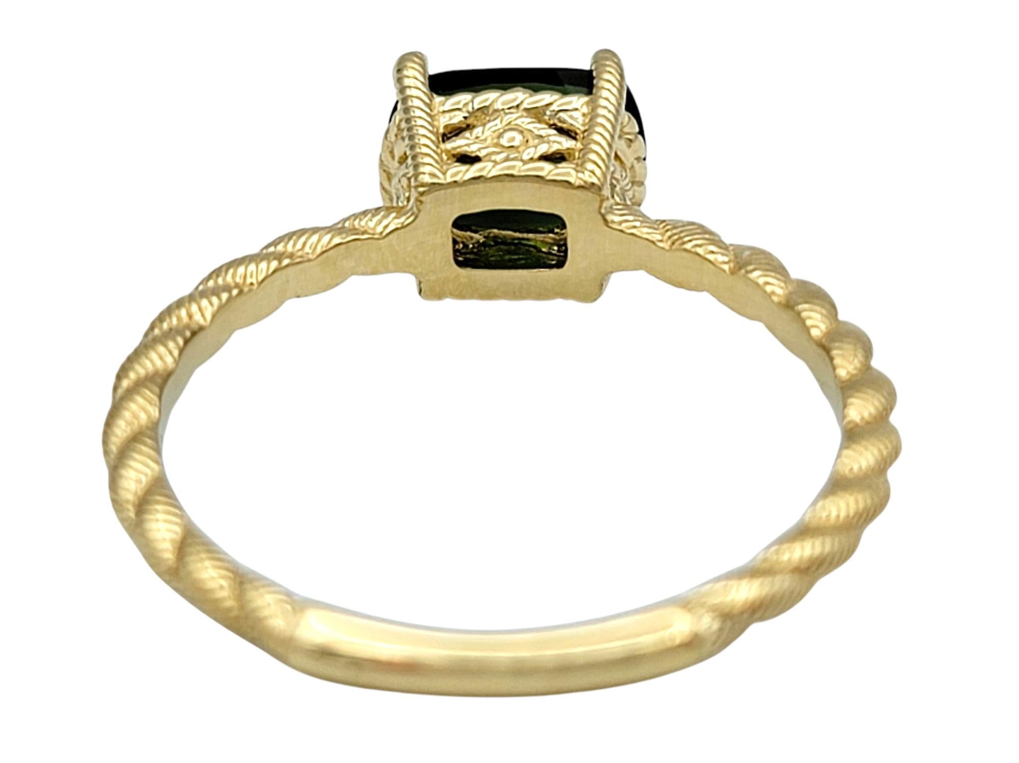 Judith Ripka, bague rectangulaire en or jaune 14 carats avec tourmaline verte taille coussin en vente 1