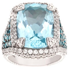 Judith Ripka Ring mit facettiertem blauem Topas und weißem Cz in Sterlingsilber