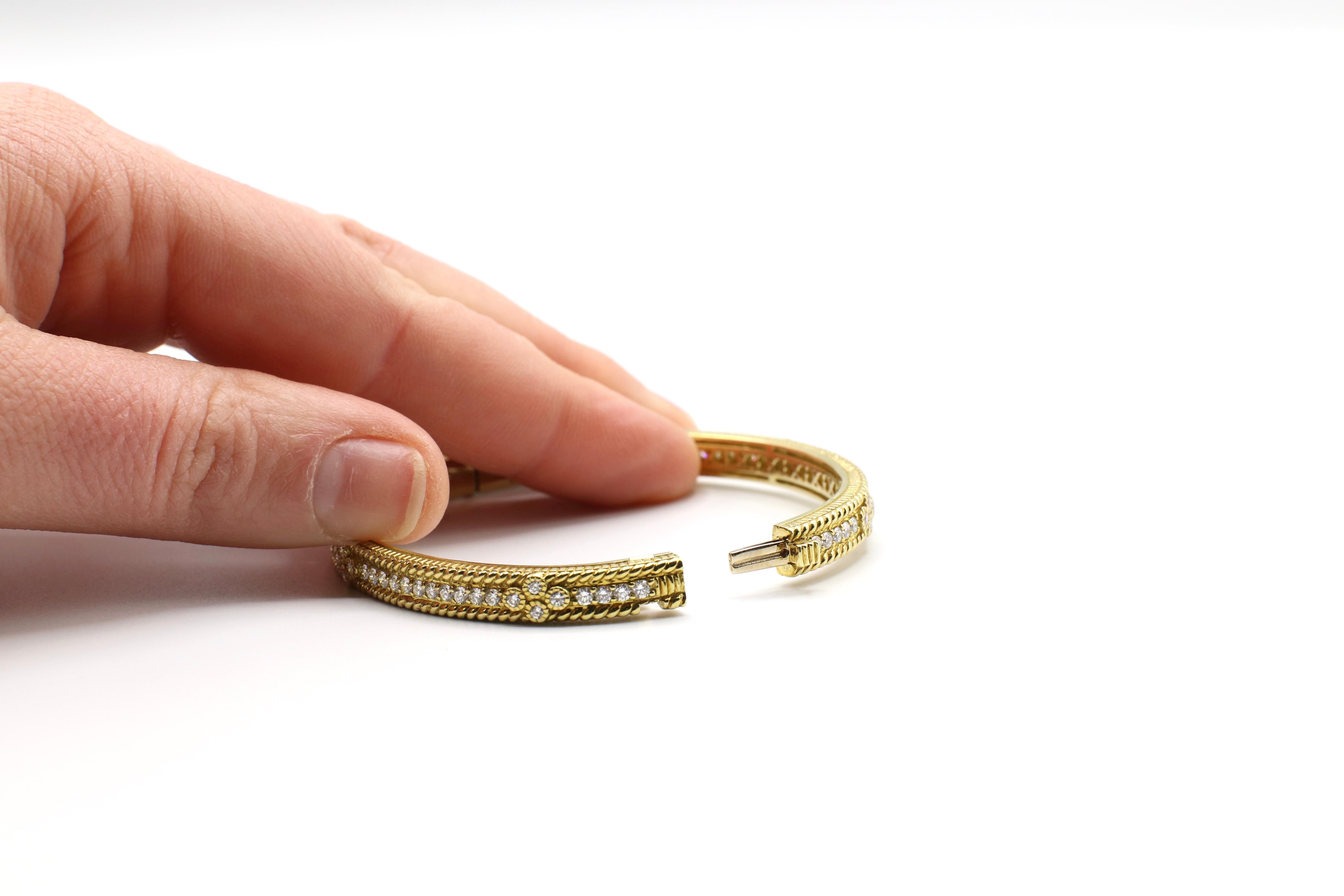 Modern Judith Ripka Romance 18K Yellow Gold Diamond 2.50 Carat Bangle Bracelet Hinged