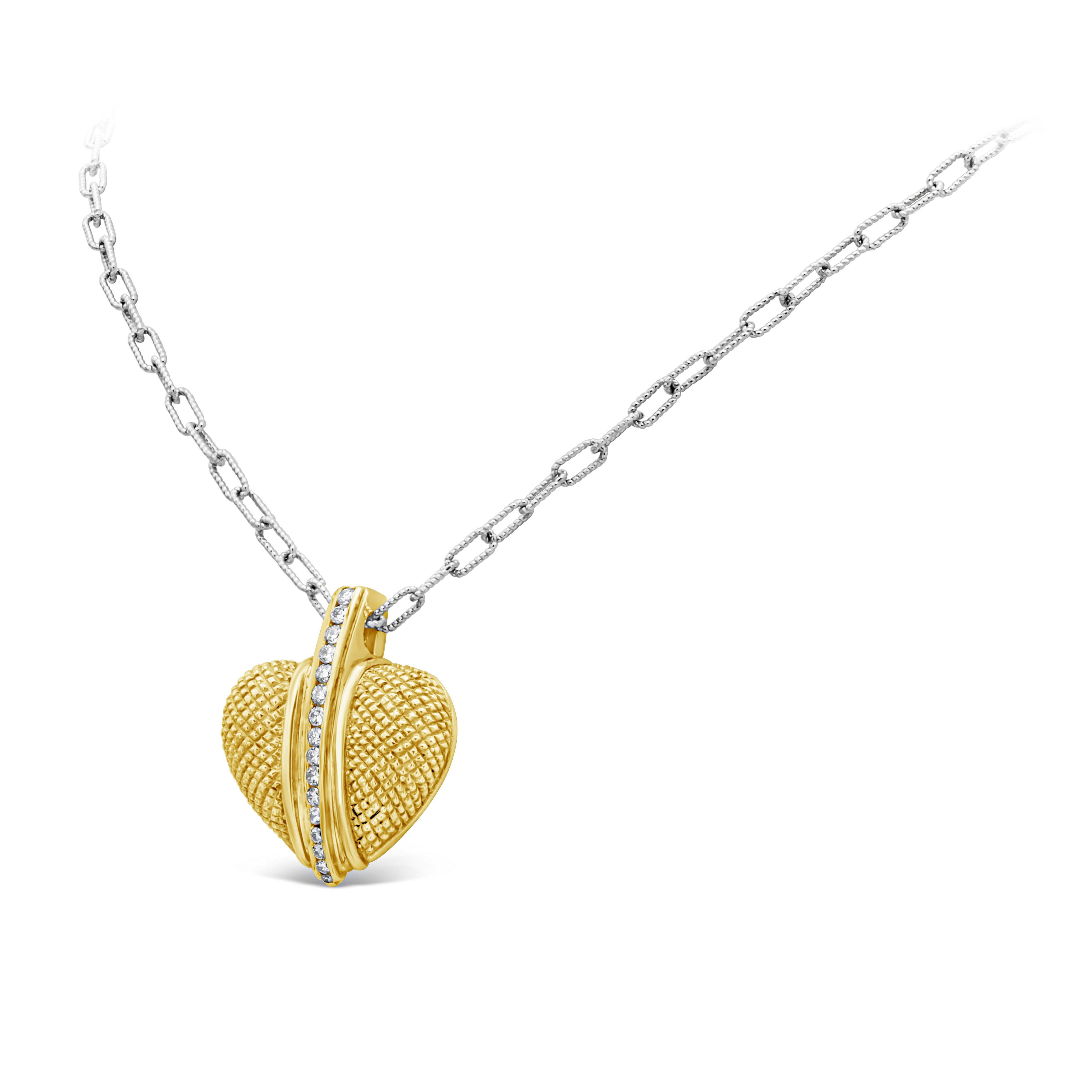 Contemporary Judith Ripka Round Diamond and Yellow Gold Heart Shape Pendant Necklace For Sale