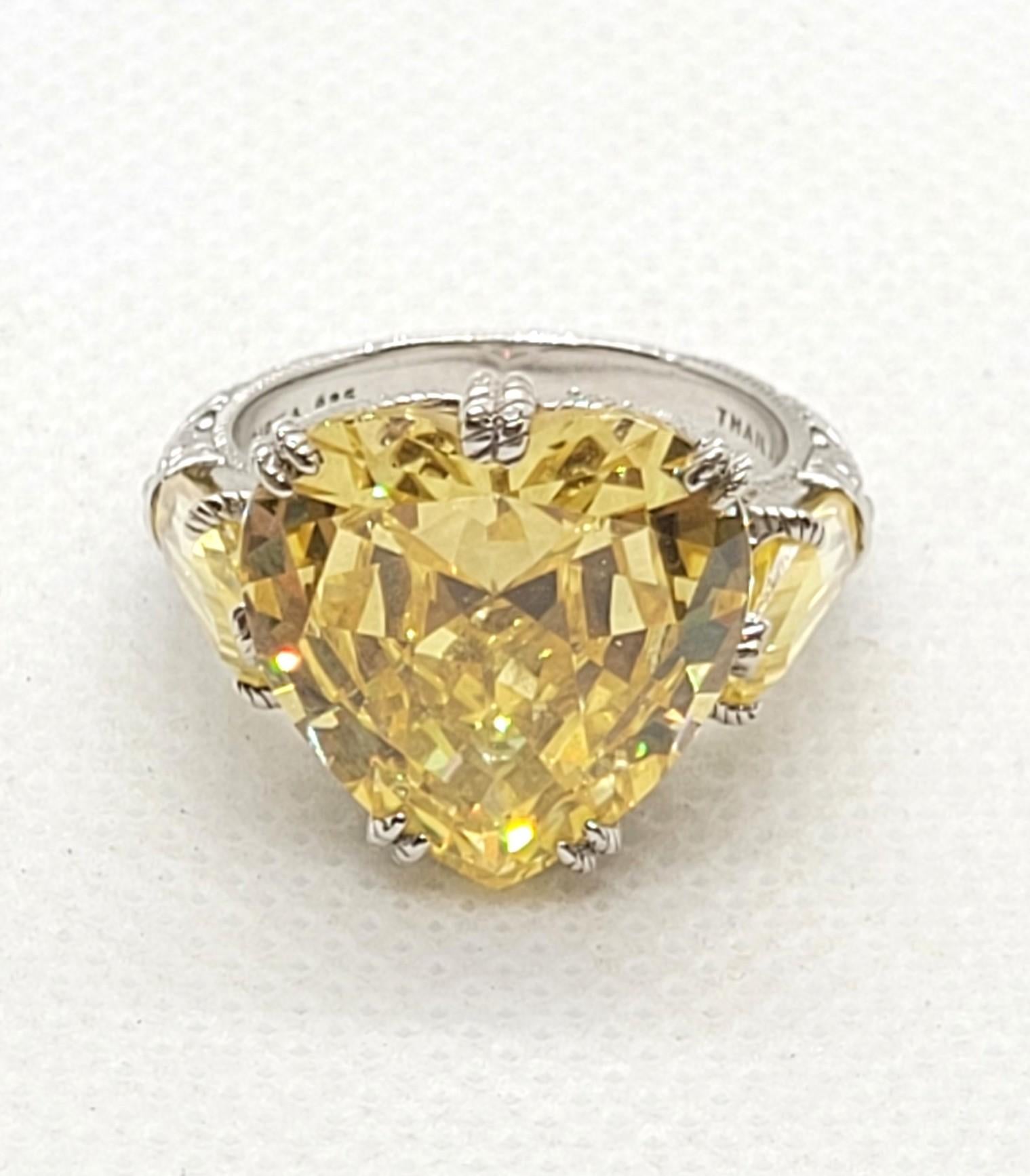 Judith Ripka Silber Ring mit einem herzförmigen gelben CZ, Größe 7, filigran im Zustand „Gut“ im Angebot in San Diego, CA