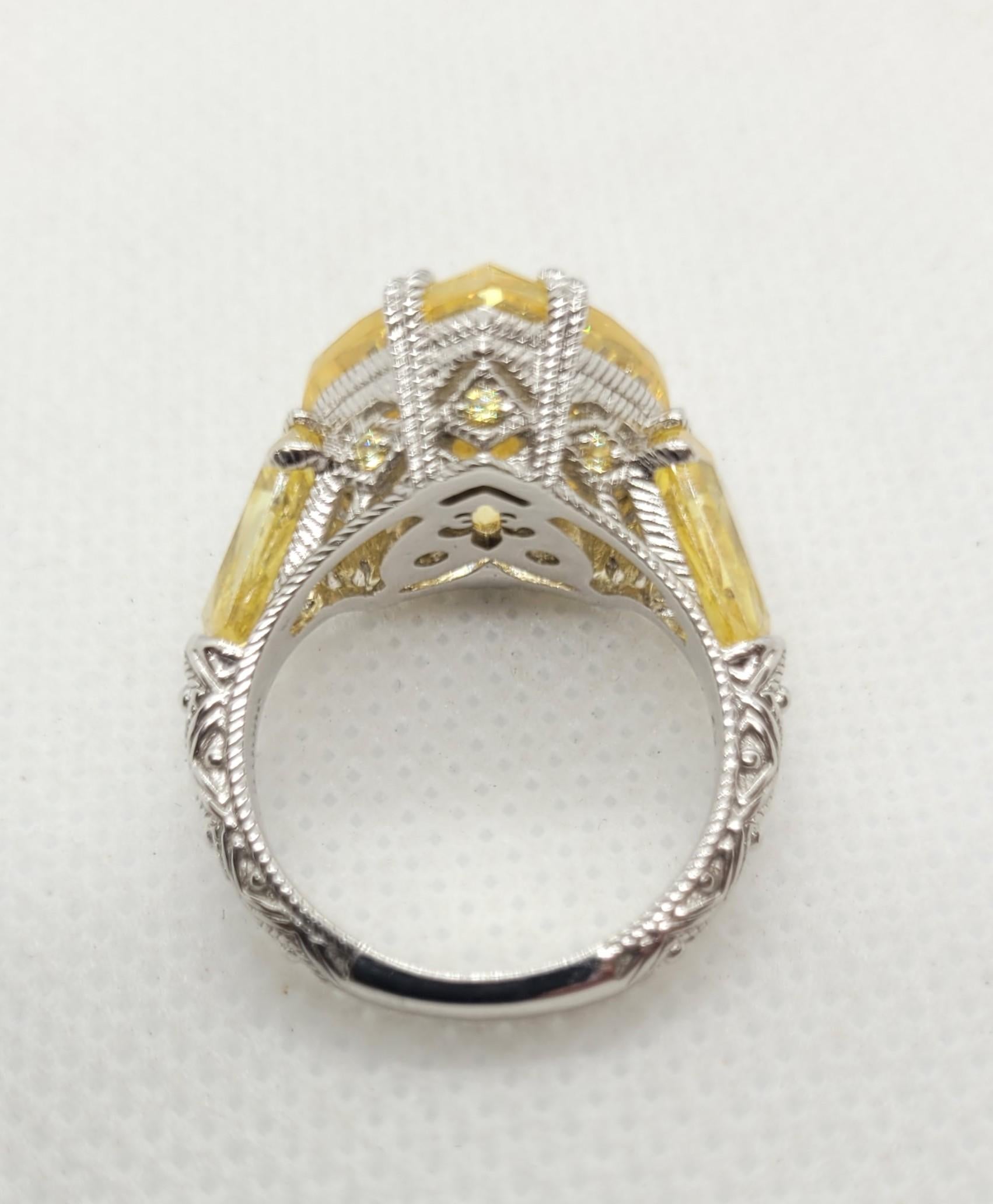 Judith Ripka Silber Ring mit einem herzförmigen gelben CZ, Größe 7, filigran im Angebot 1